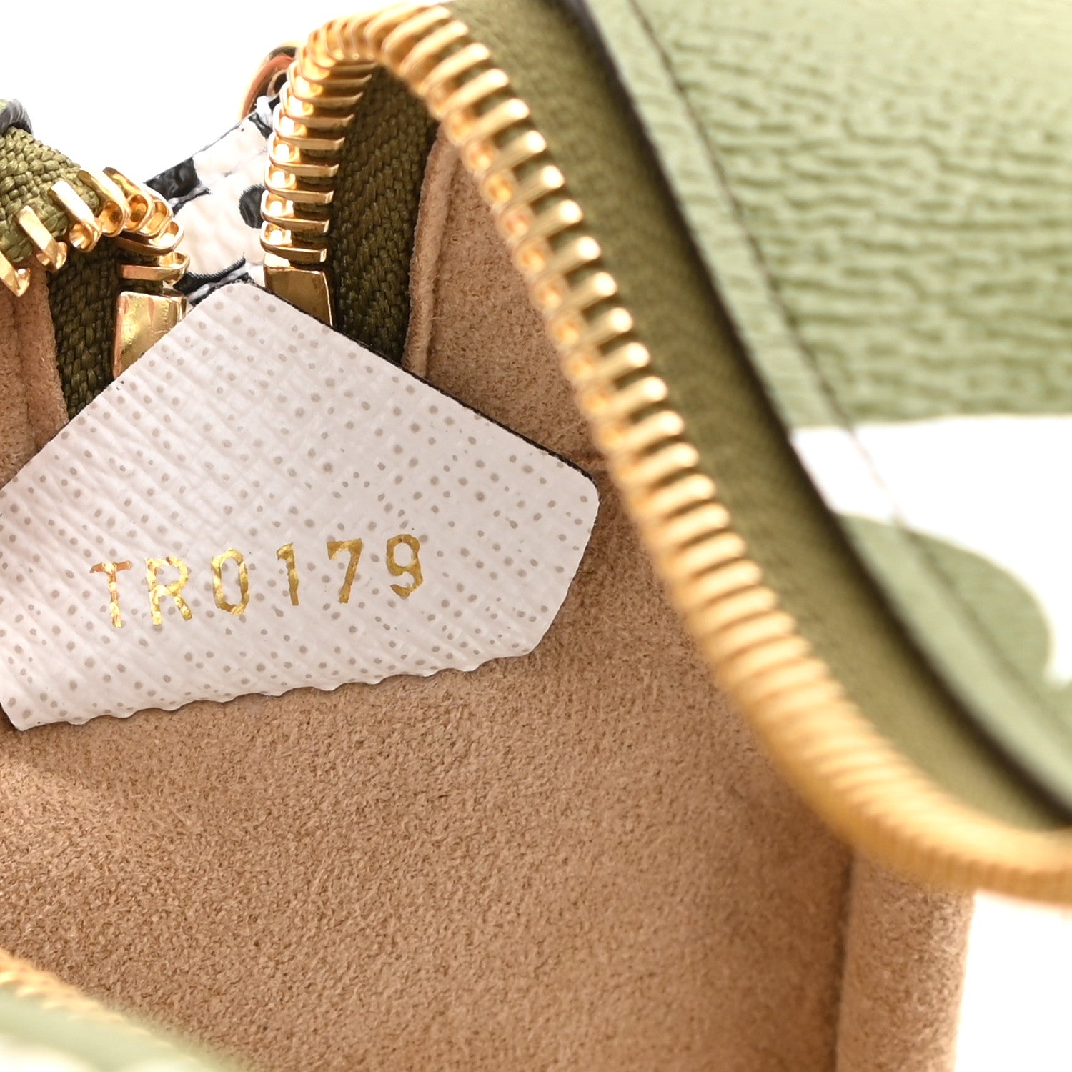Louis Vuitton Monogram Giant Beach Pouch Kaki 7 of 10
