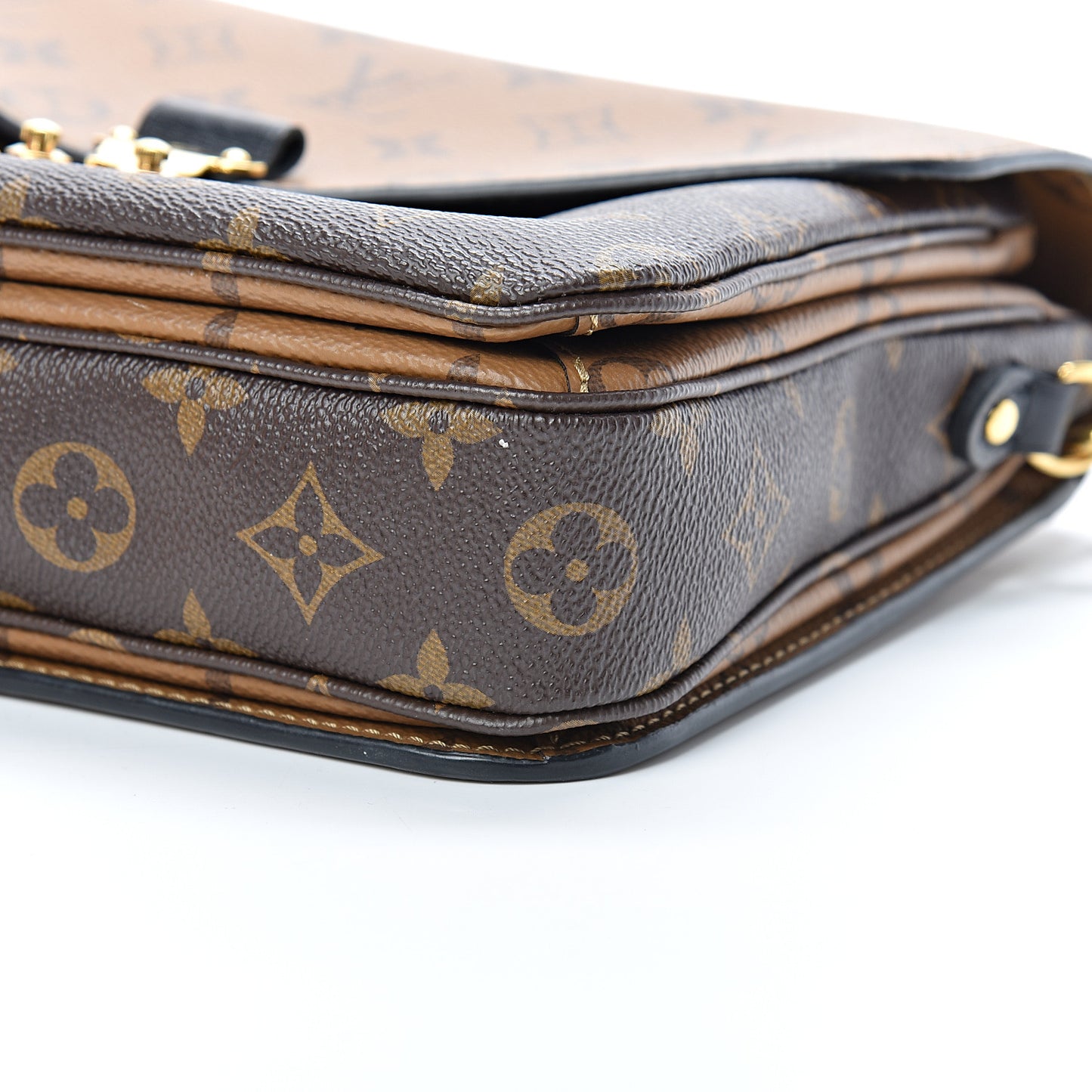 Reverse Monogram Pochette Metis