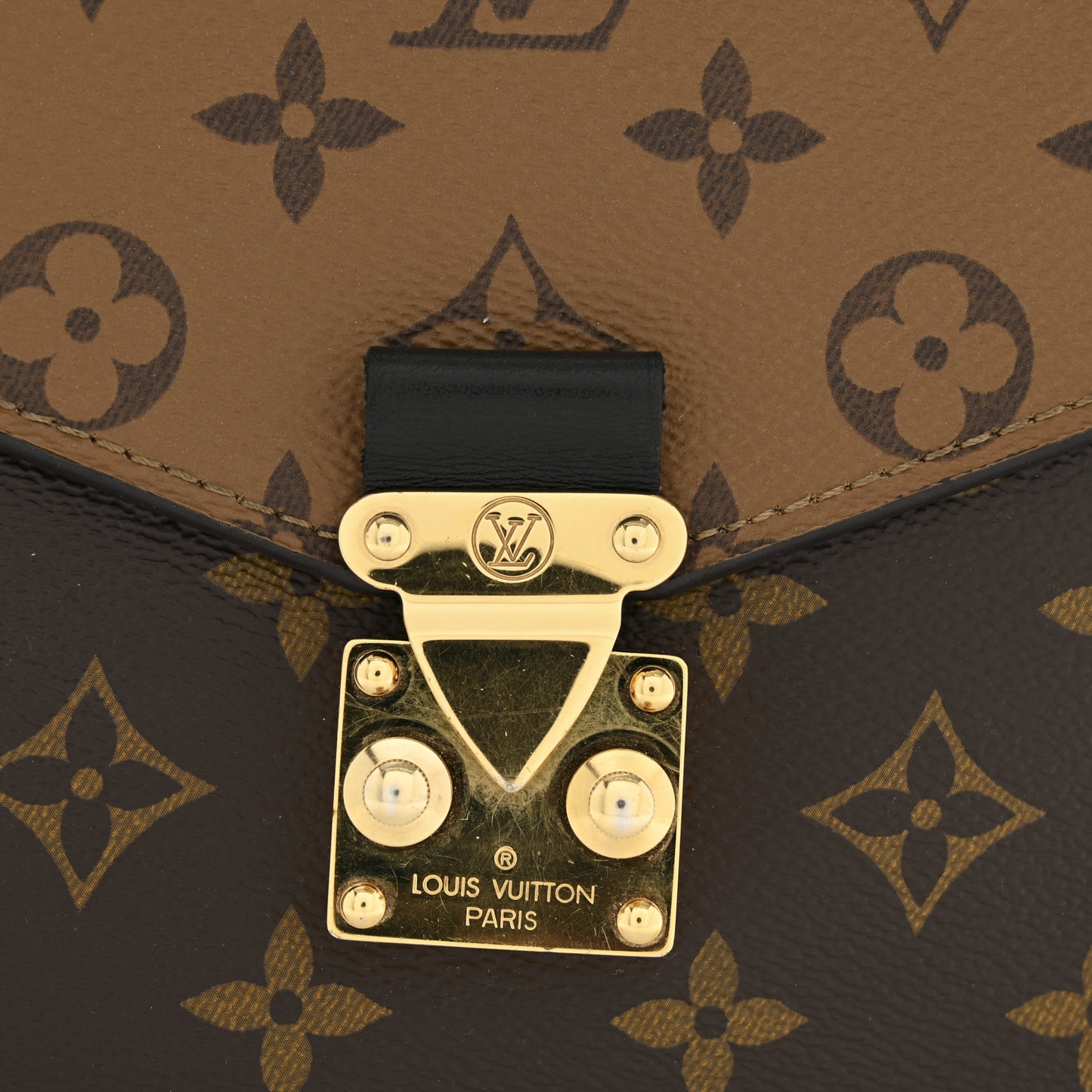 Reverse Monogram Pochette Metis