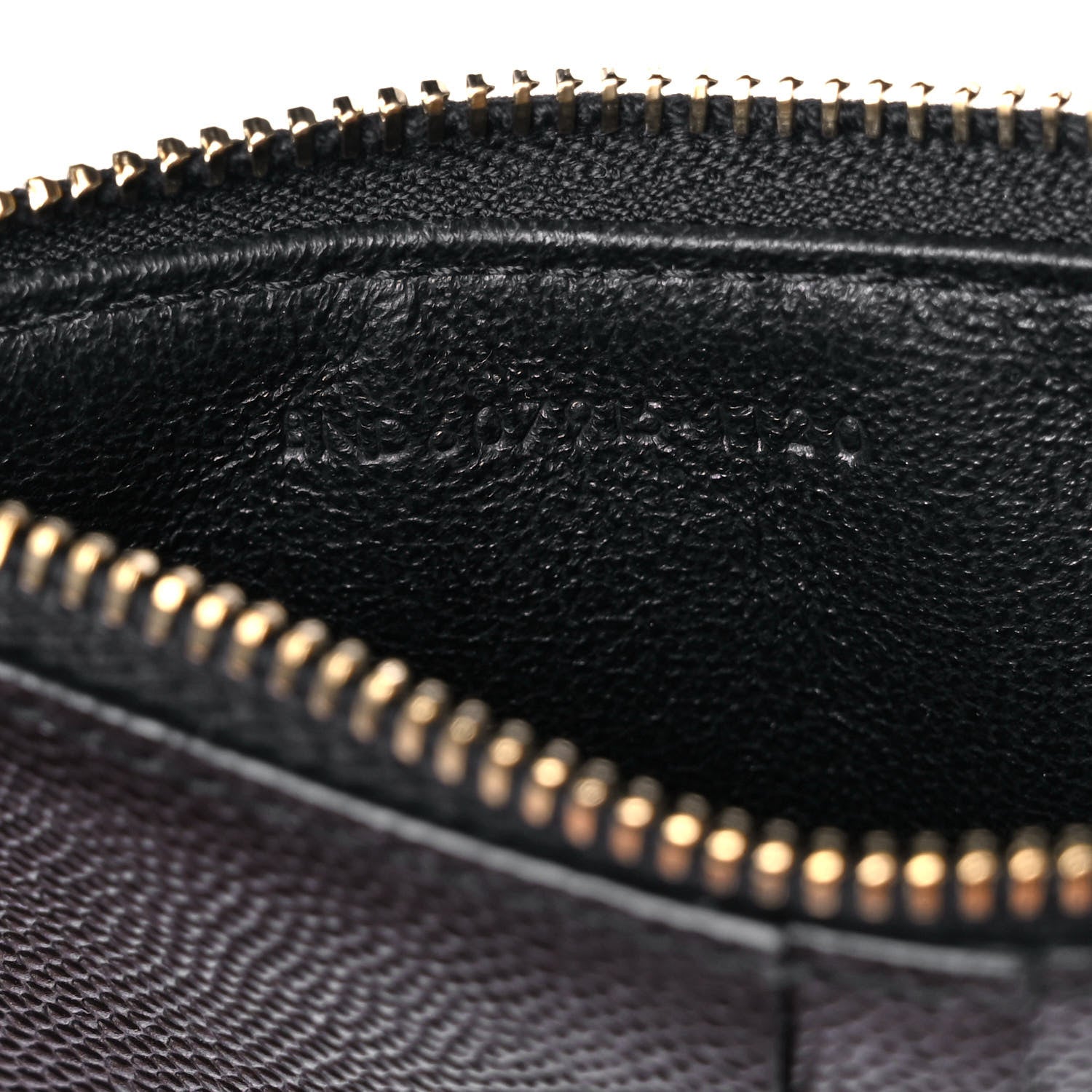 Saint Laurent Grain De Poudre Matelasse Chevron Monogram Fragments Zippered Card Case Black 7 of 9