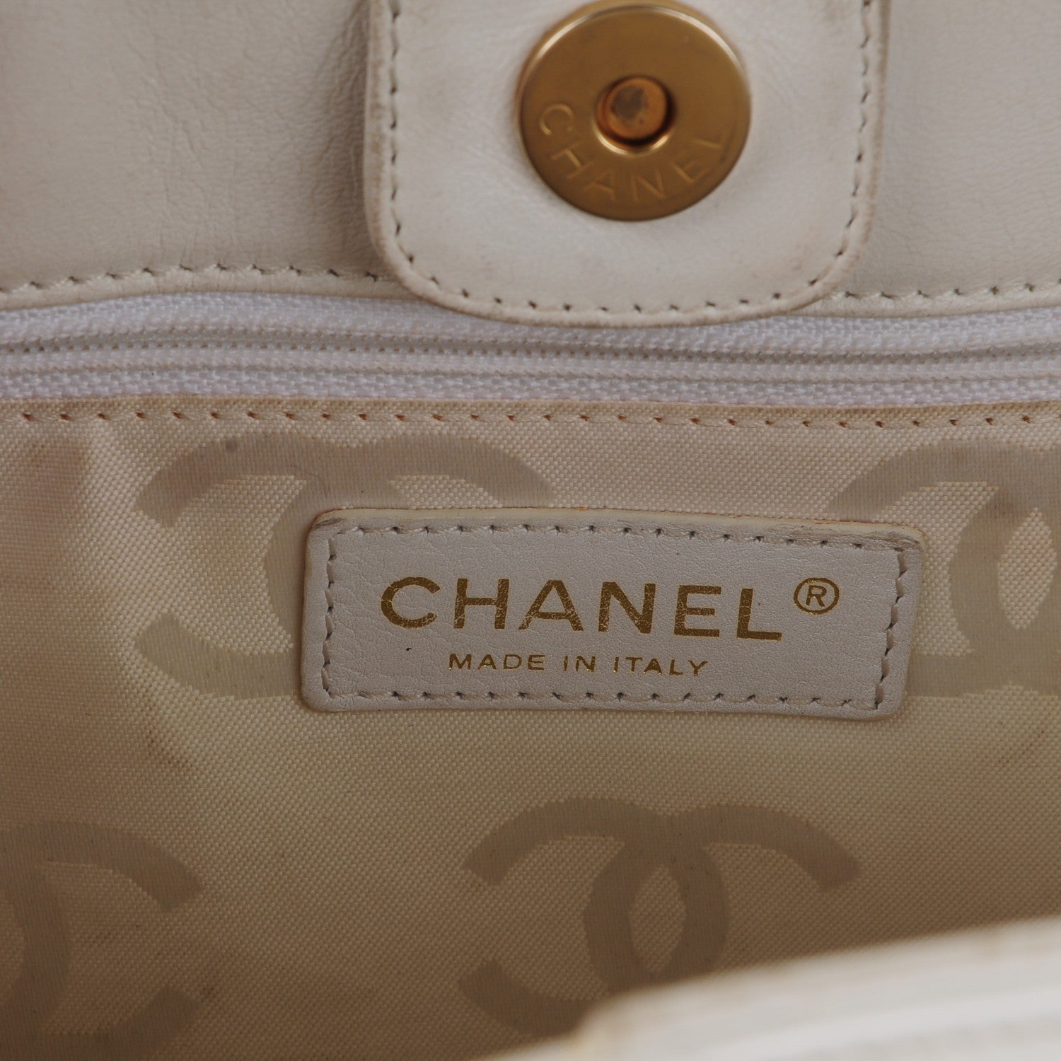 Chanel Patent CC Tote White 6 of 21