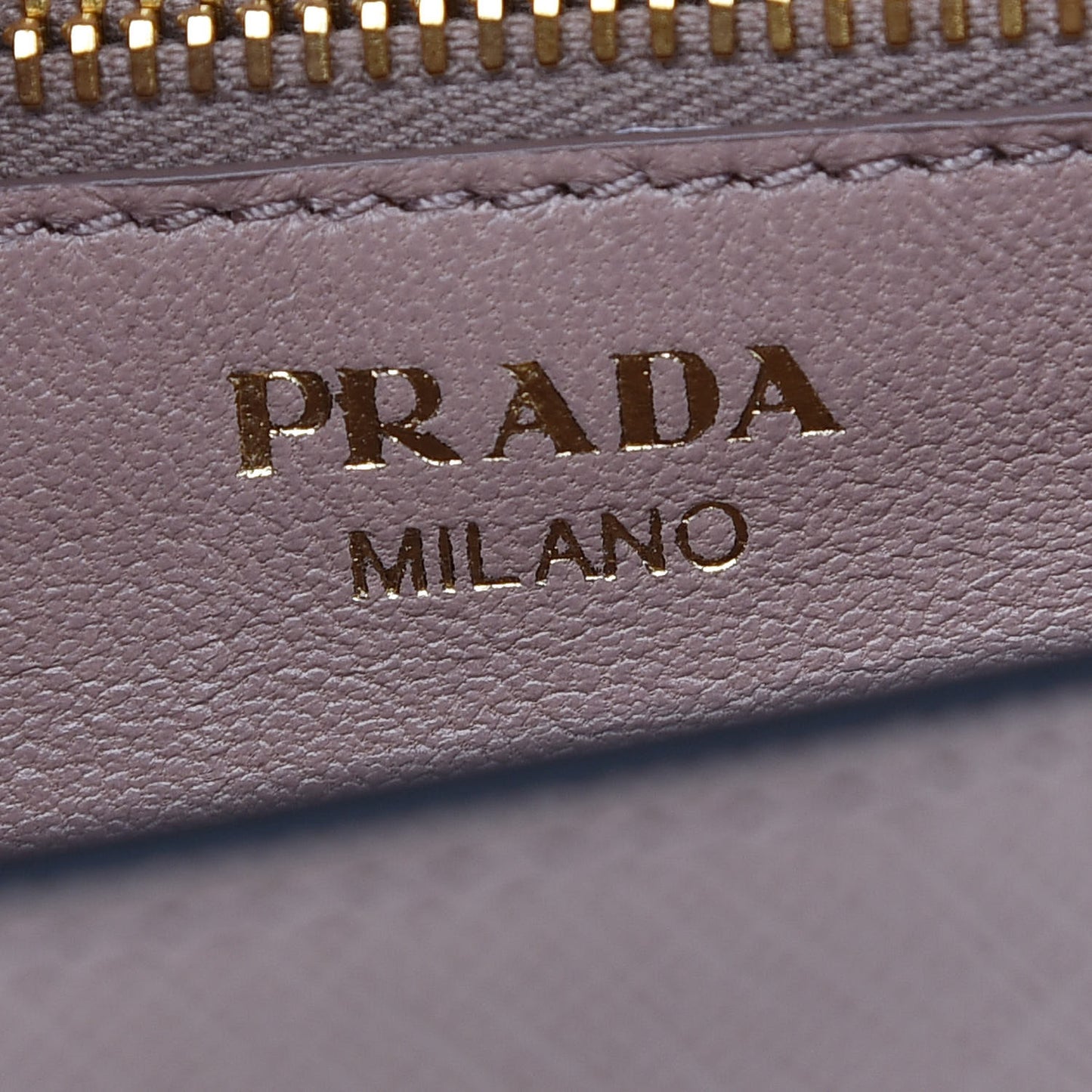 Saffiano Bandoliera Flip Lock Chain Crossbody Bag Cipria