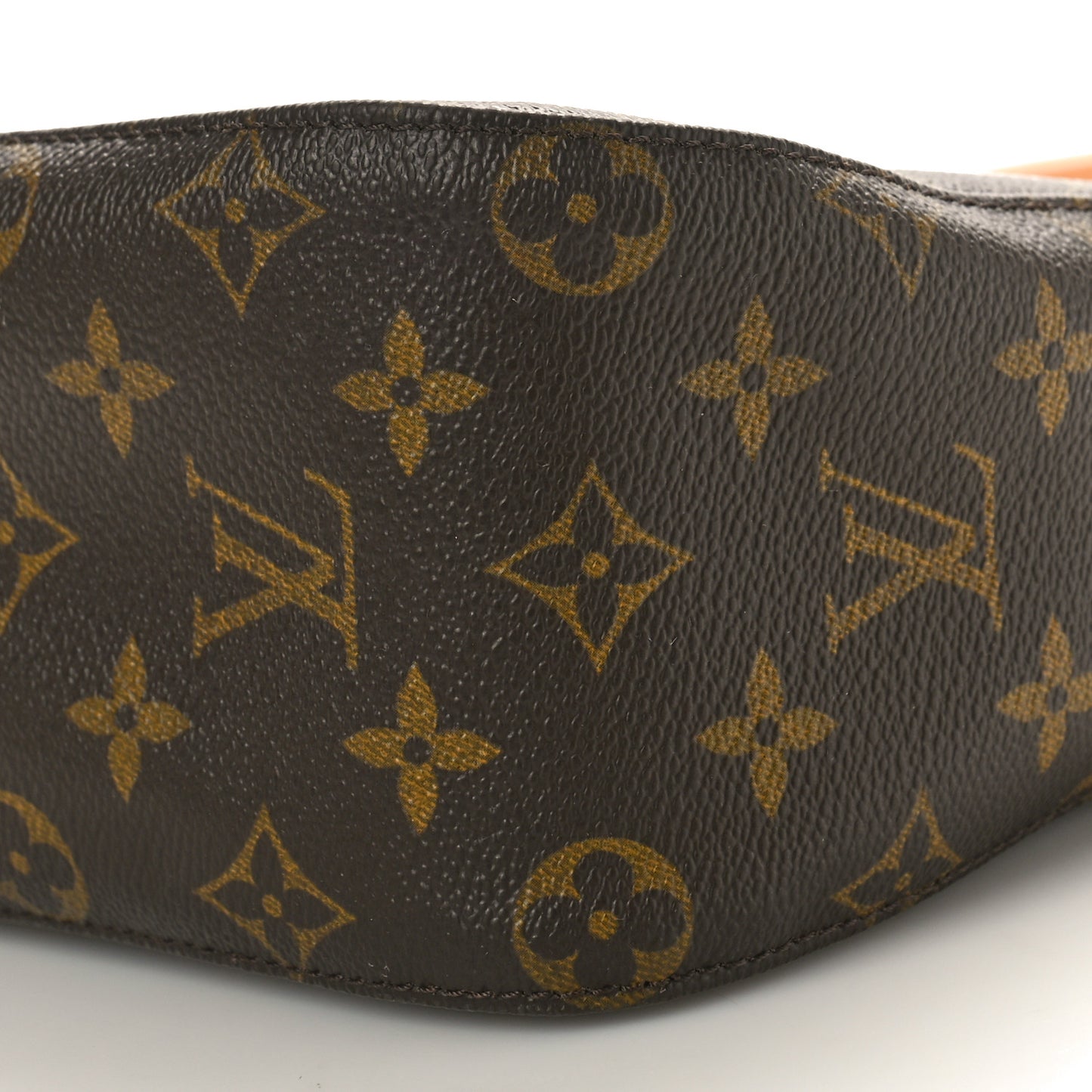LOUIS VUITTON Monogram Looping MM