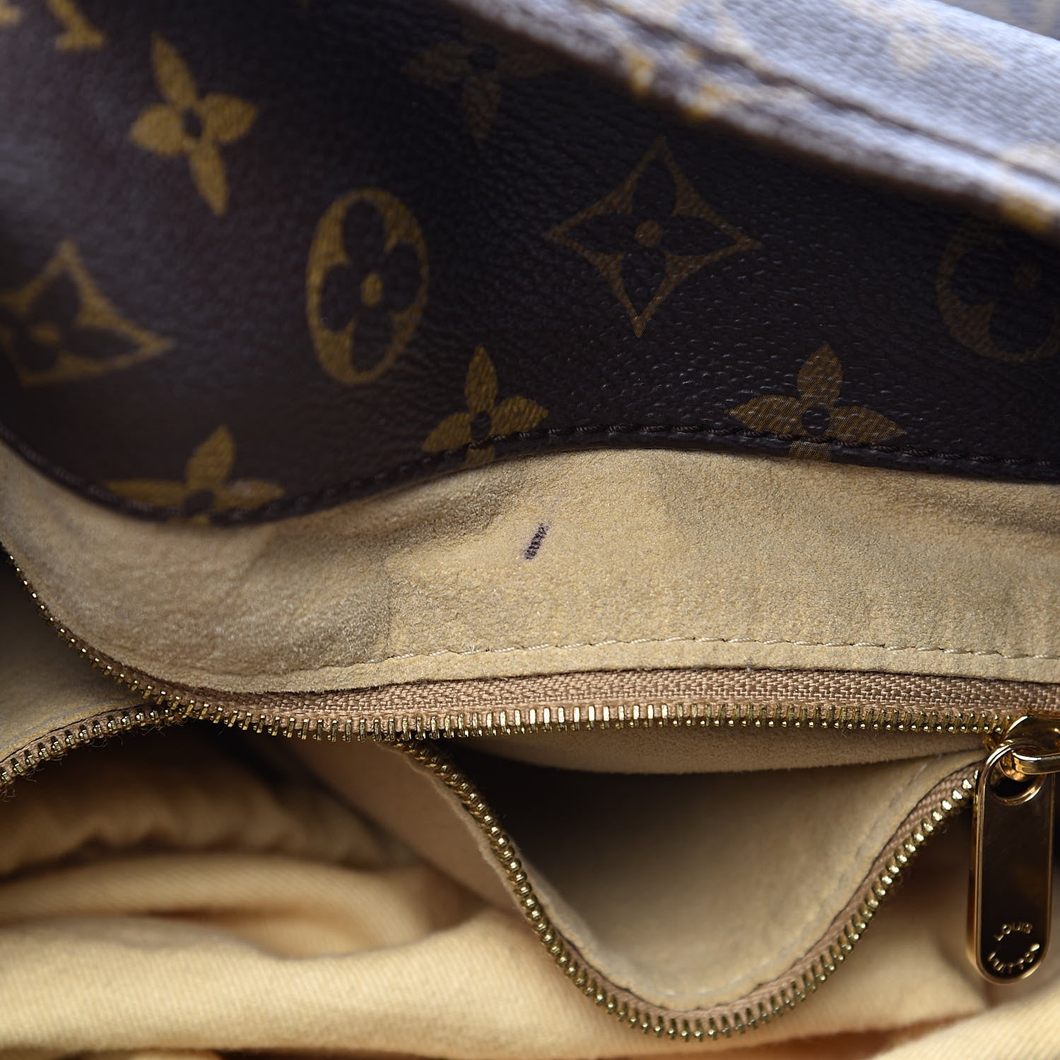Louis Vuitton Monogram Artsy GM 17 of 26
