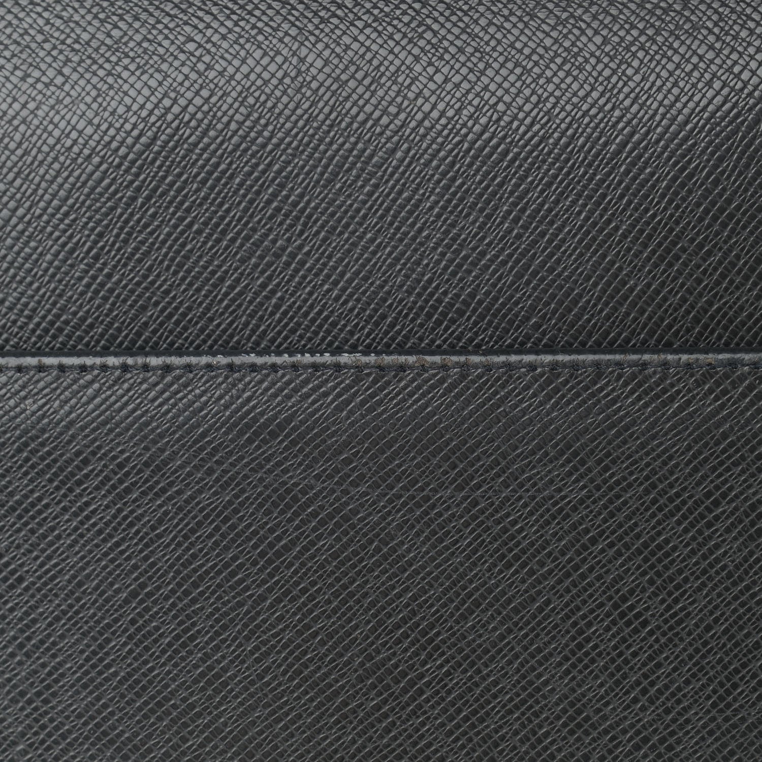 Louis Vuitton Taiga Robusto 2 Compartment Briefcase Black 14 of 18