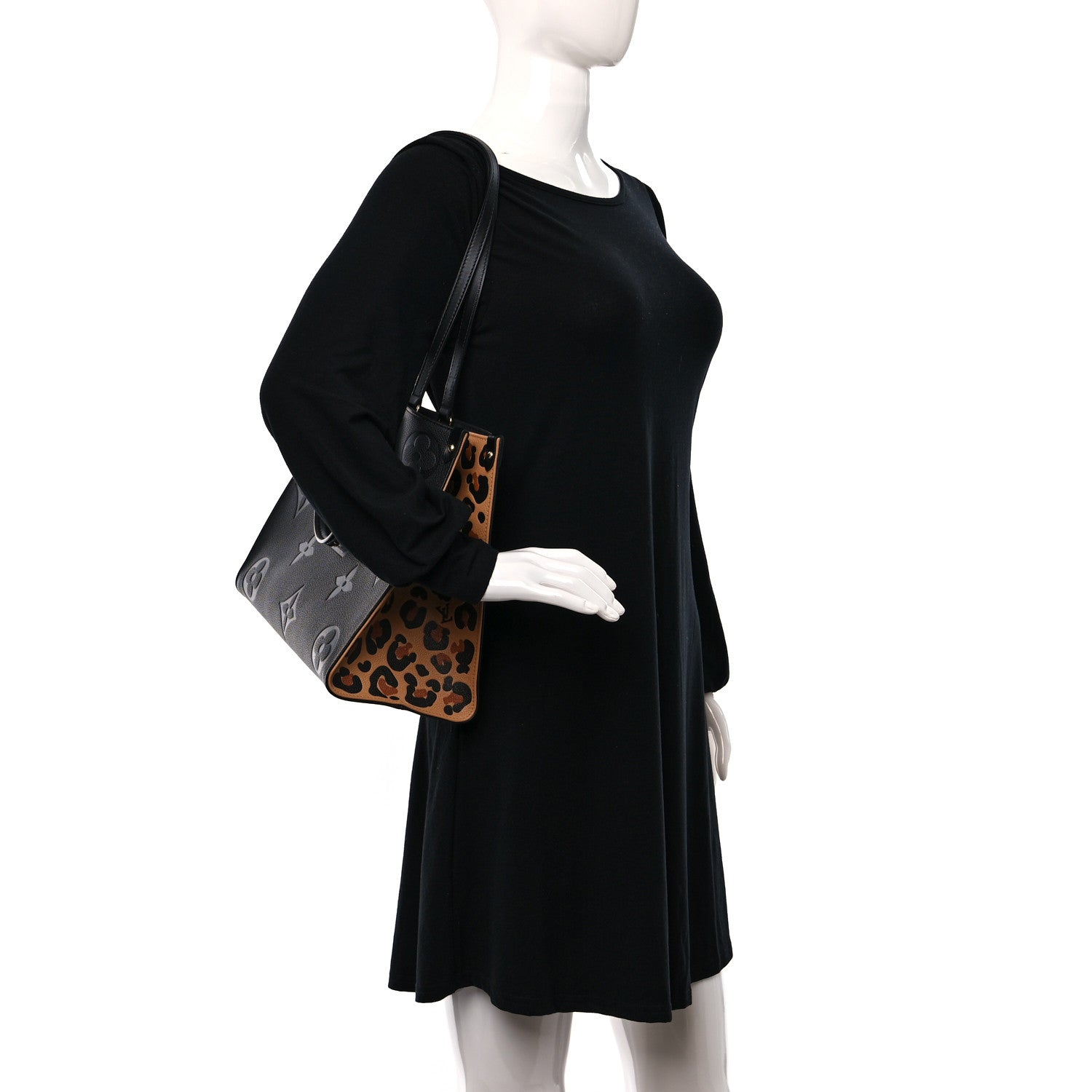 Louis Vuitton Empreinte Monogram Giant Wild At Heart Onthego MM Black 2 of 8