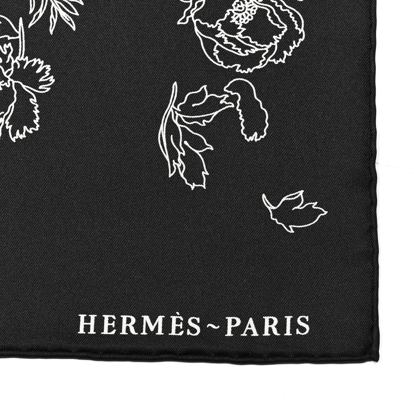 Silk Robe Legere Scarf 90 Black White