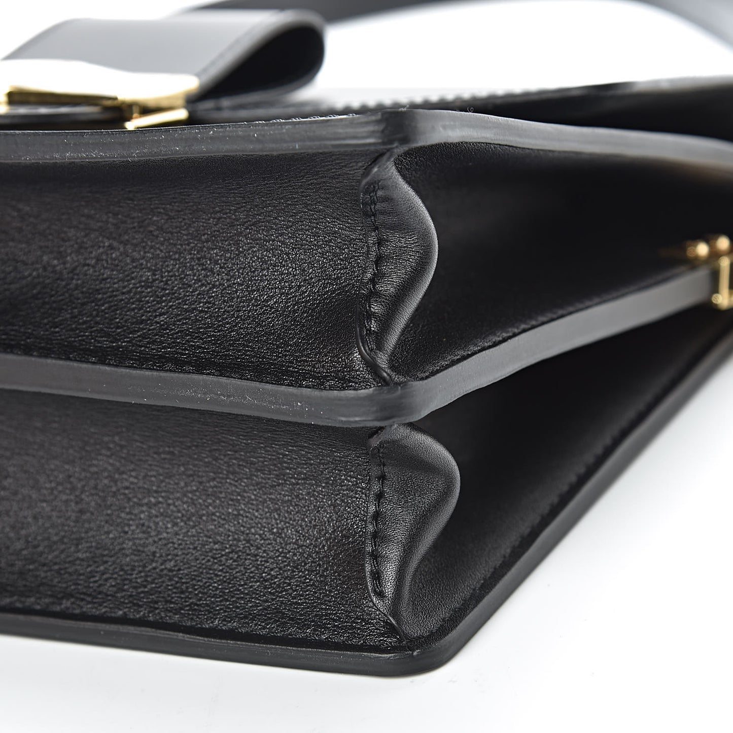 Smooth Calfskin Dauphine MM Black