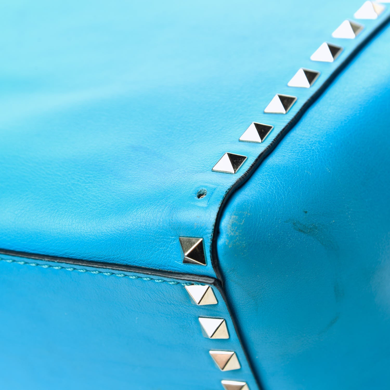 Valentino Garavani Vitello Rockstud Double Handle Tote Parrot 9 of 13