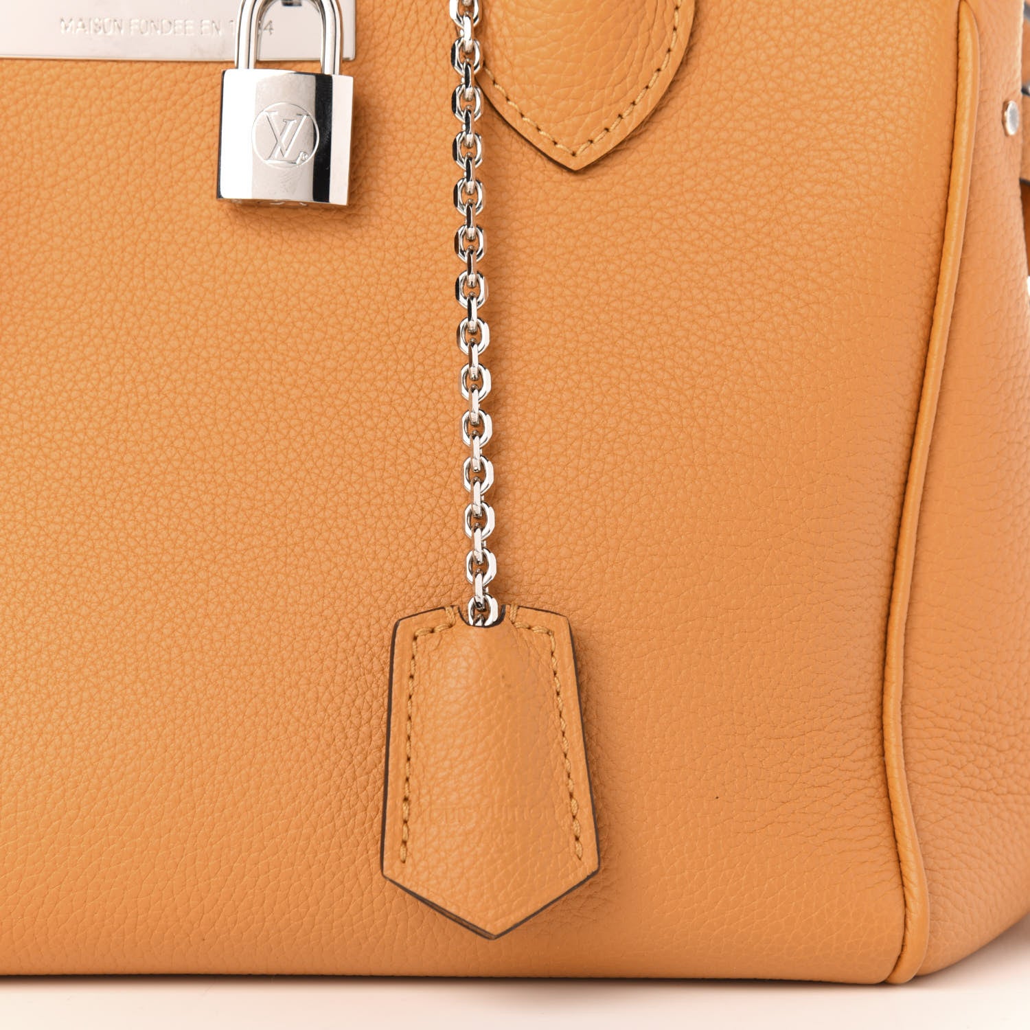 Louis Vuitton Veau Nuage Milla PM Safran 9 of 11