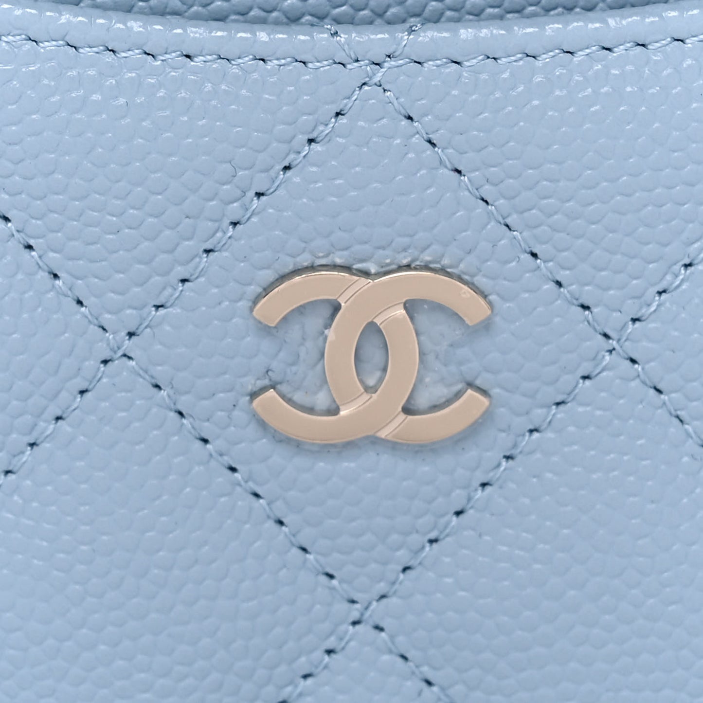 Caviar Quilted Card Holder Light Blue