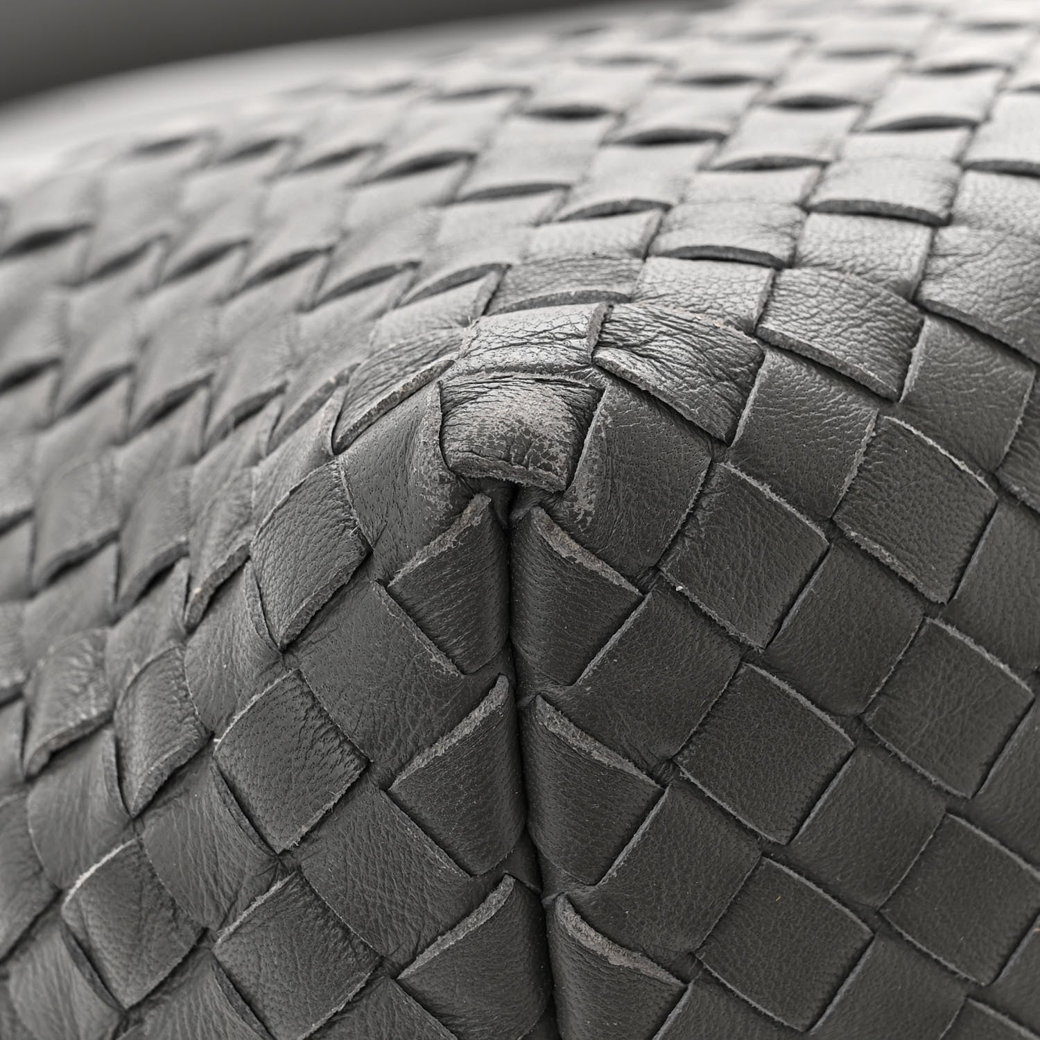Bottega Veneta Nappa Intrecciato Medium Garda Bag Light Grey 11 of 12