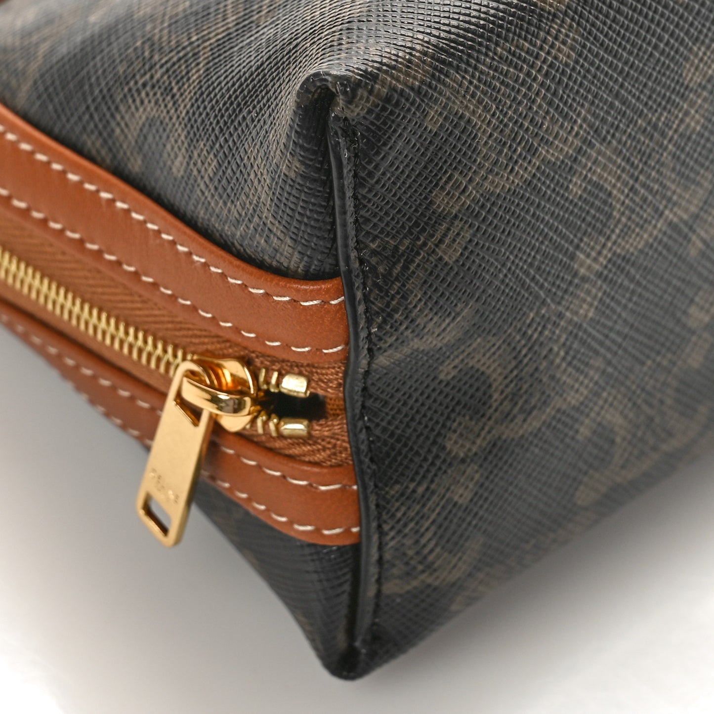 Triomphe Canvas Lambskin Clutch On Chain Tan