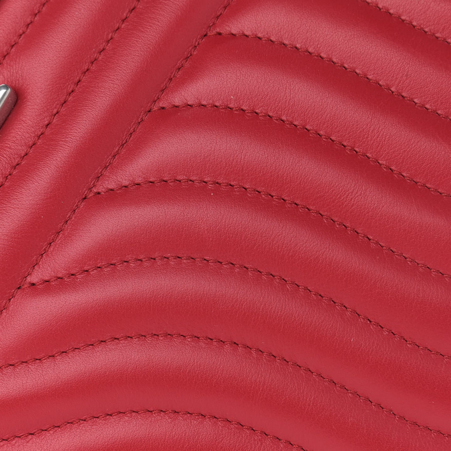 Calfskin New Wave Chain Tote Ecarlate