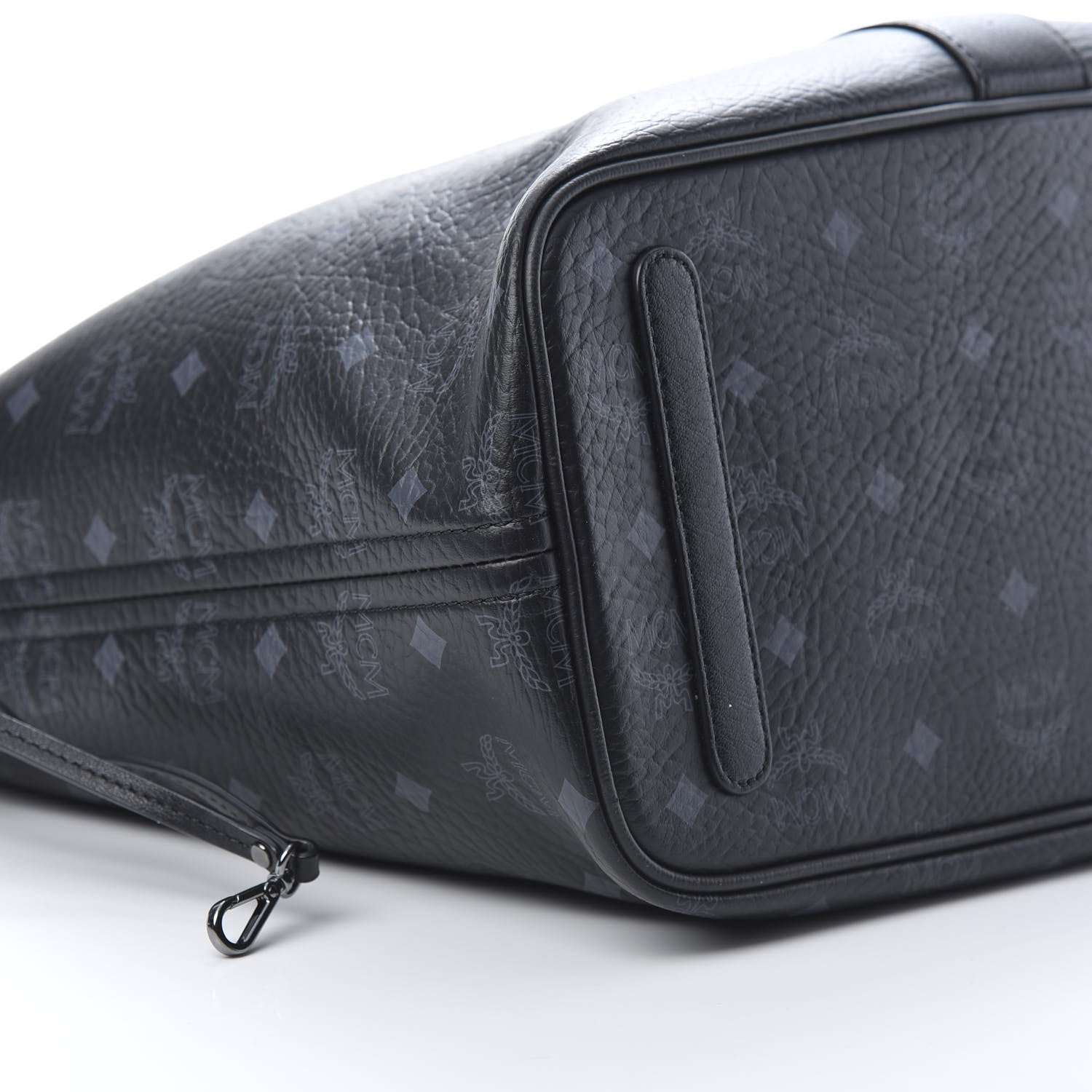 MCM Visetos Medium Liz Reversible Shopper Tote Black 11 of 15