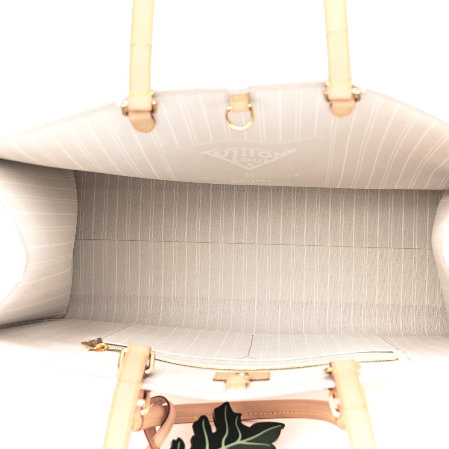 Louis Vuitton Monogram Giant By The Pool Onthego GM Brume 5 of 10