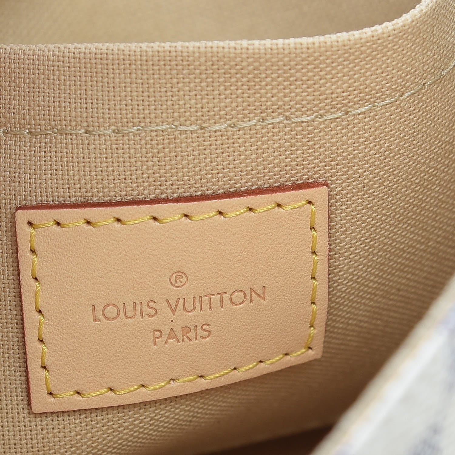 Louis Vuitton Damier Azur Favorite MM 6 of 11