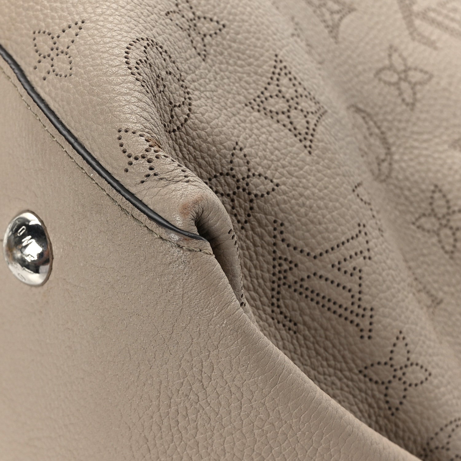 Louis Vuitton Mahina Beaubourg Hobo MM Galet 8 of 11