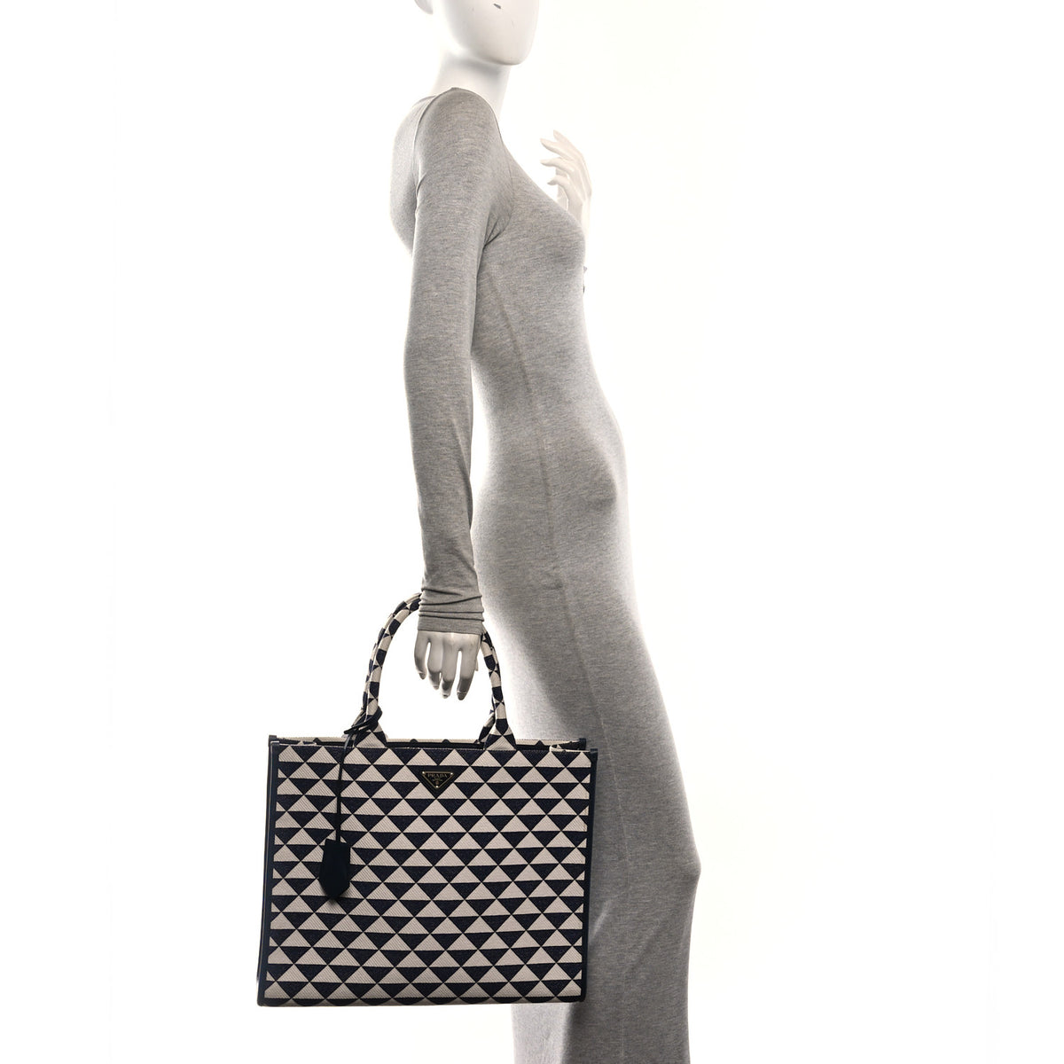 Jacquard Saffiano Triangolo Symbole Embroidered Large Tote Baltico Talco