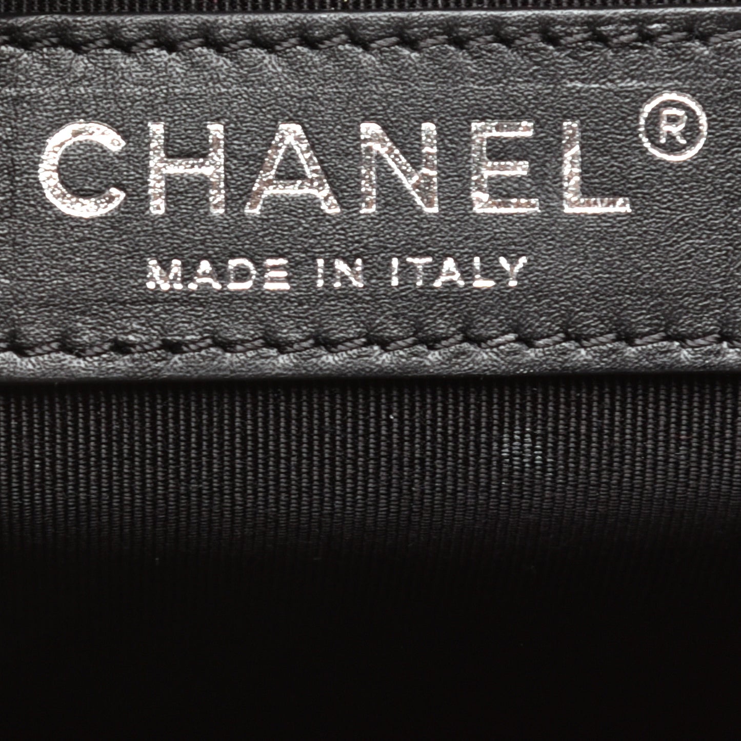 Caviar Quilted Medium Rock In Rome Tote Black