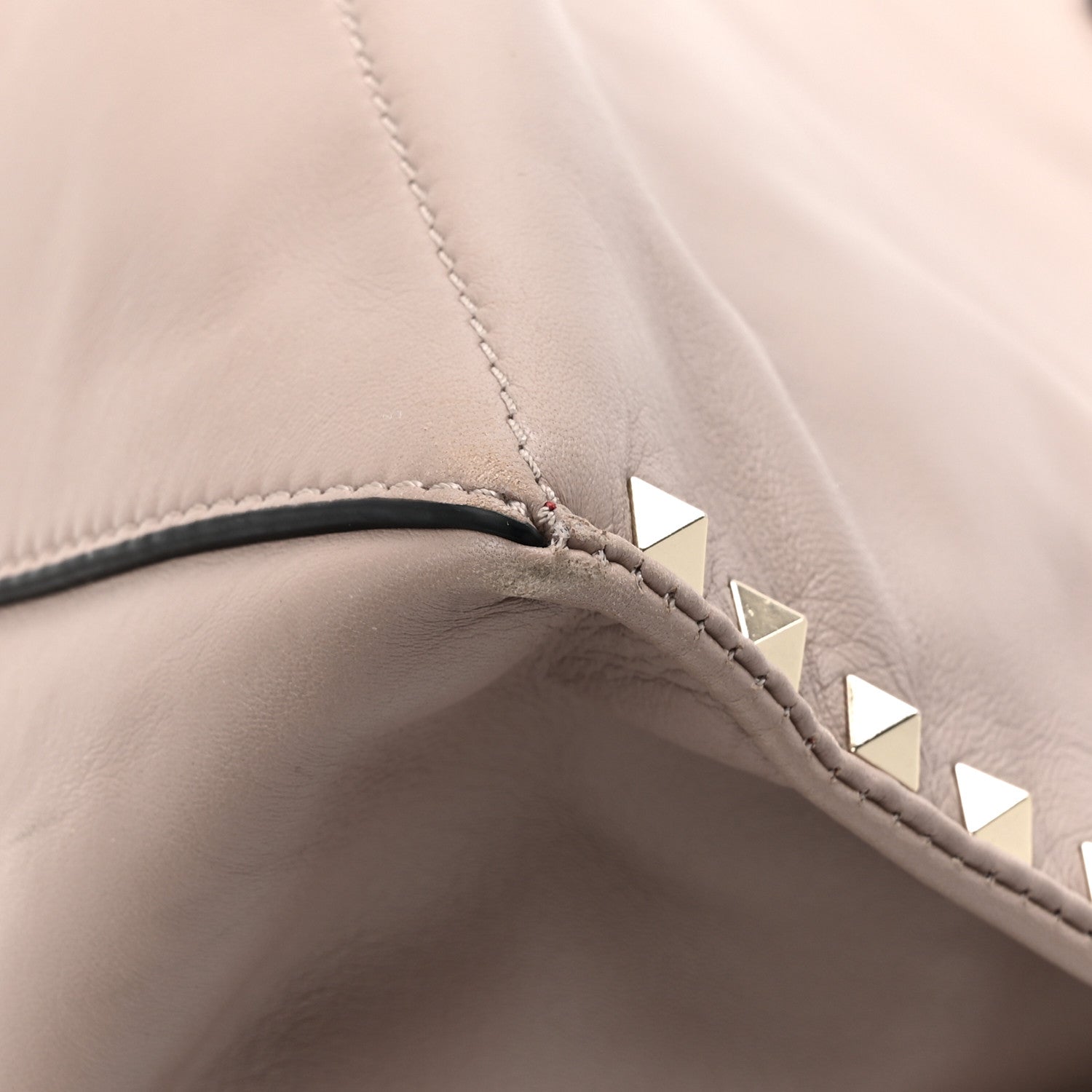 Valentino Garavani Nappa Medium Rockstud Soft Tote Soft Noisette 19 of 21