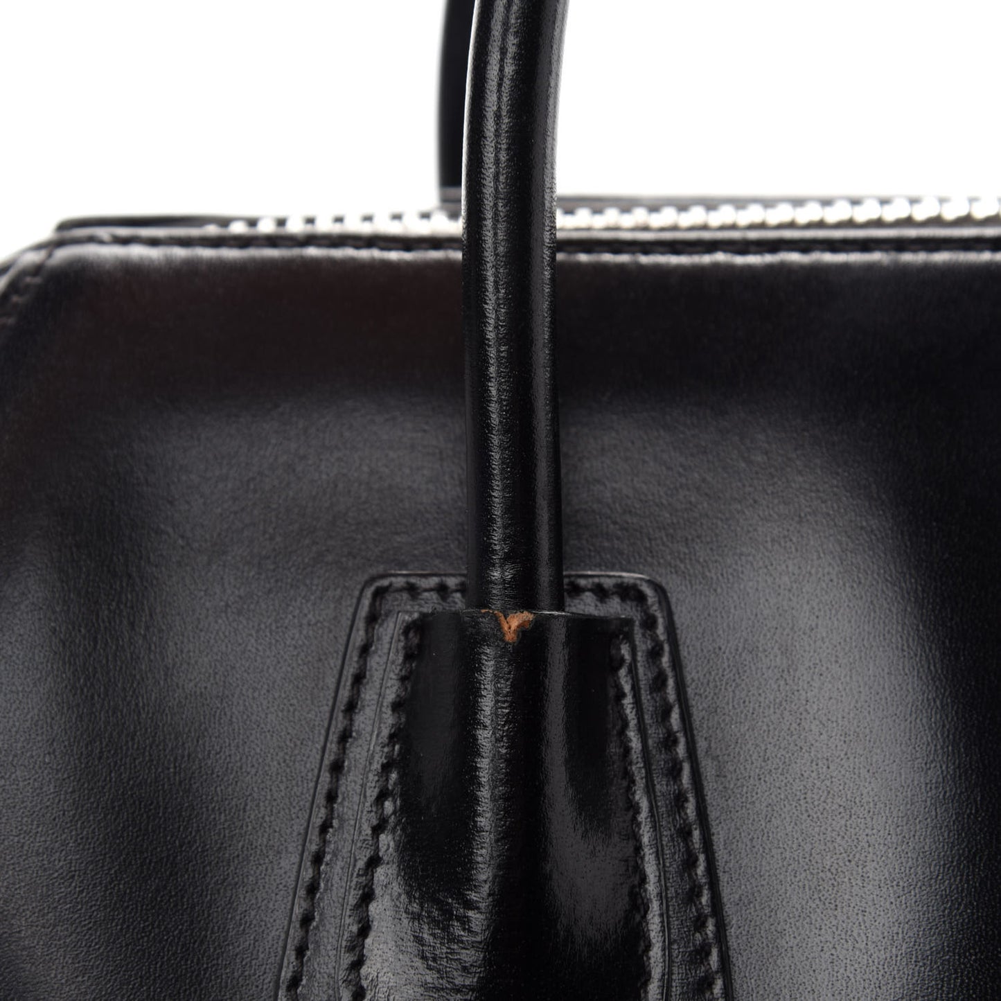 Shiny Lord Calfskin Medium Antigona Black
