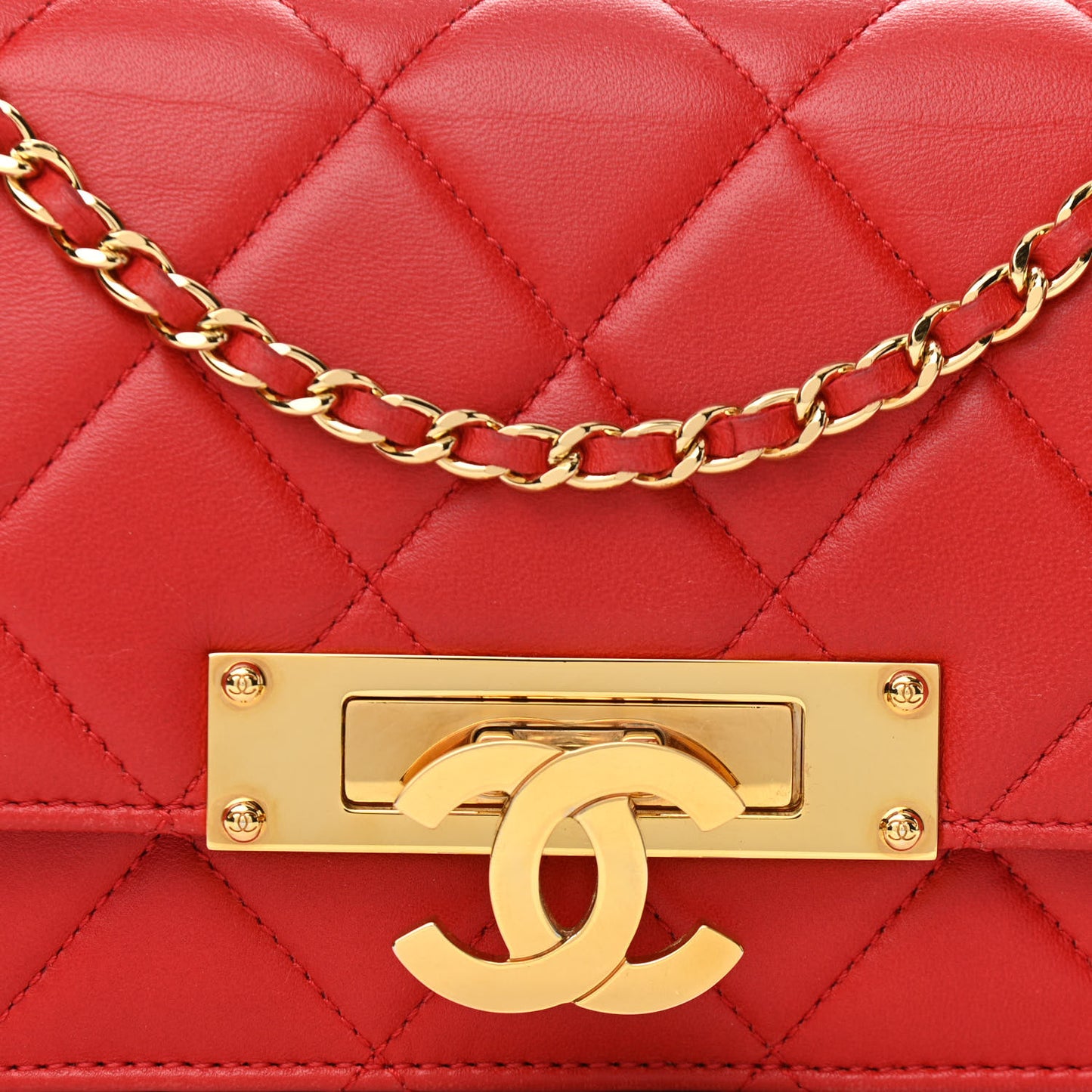 Lambskin Quilted Golden Class Wallet on Chain WOC Red