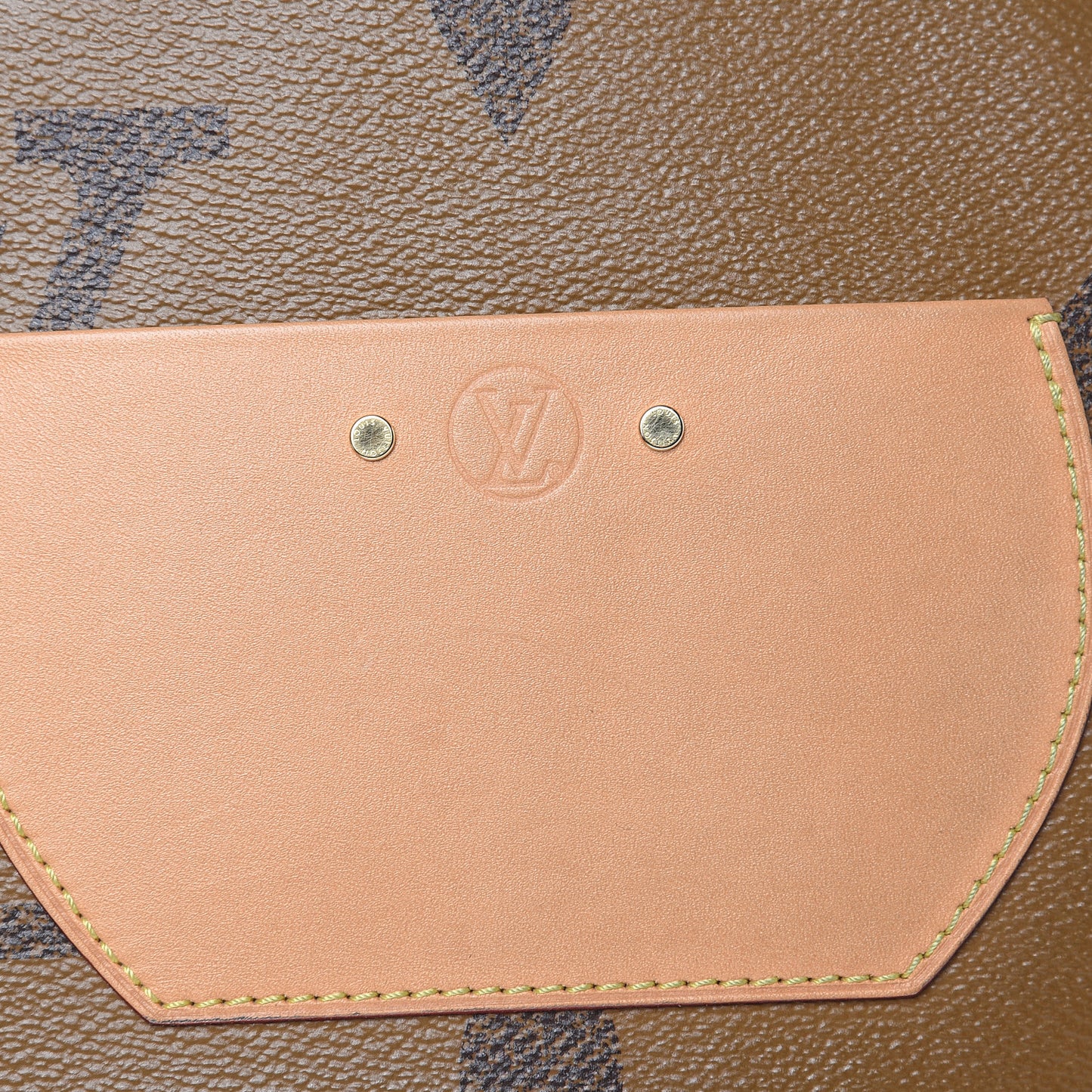 Reverse Monogram Giant Boite Chapeau Souple