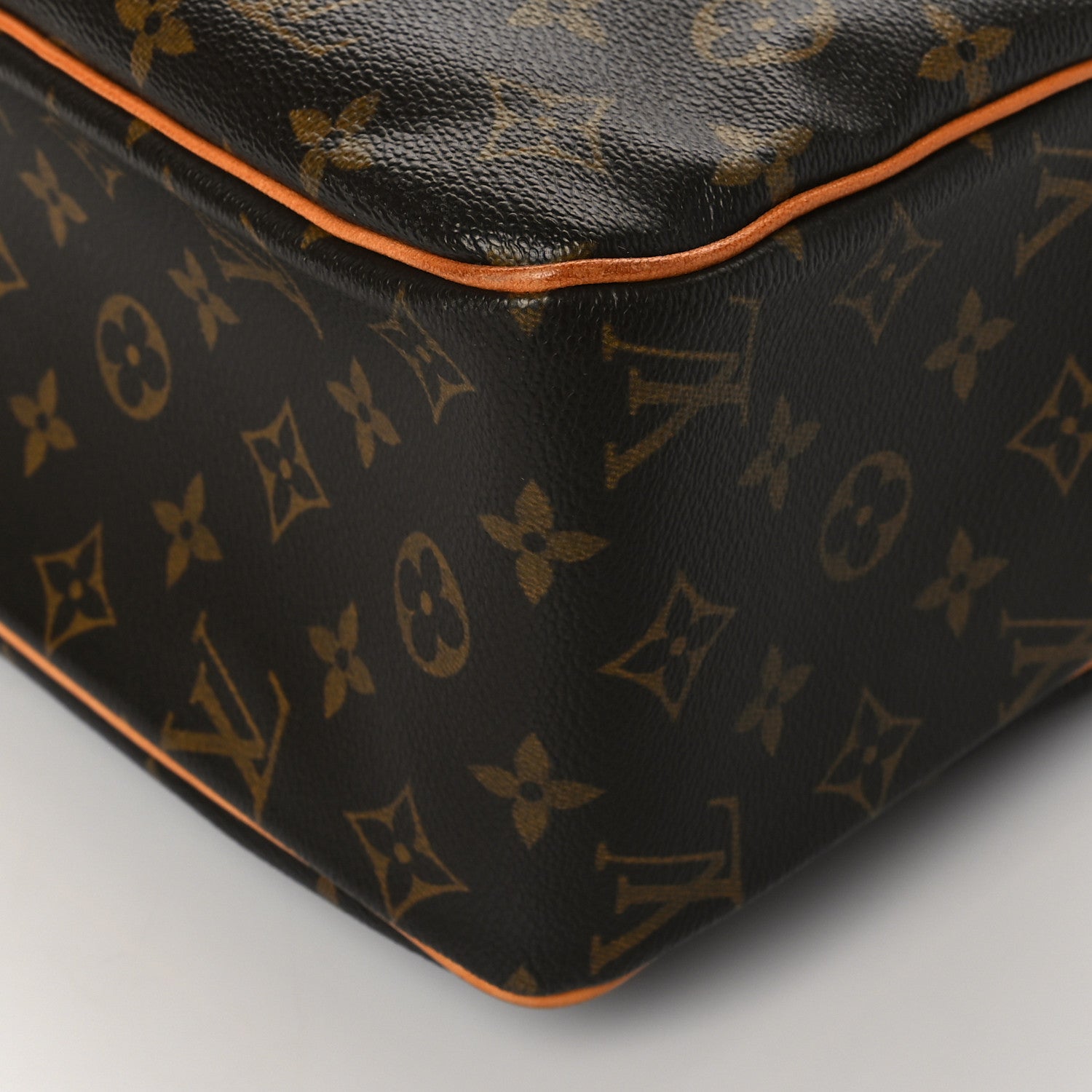 Louis Vuitton Monogram Cite GM 9 of 9
