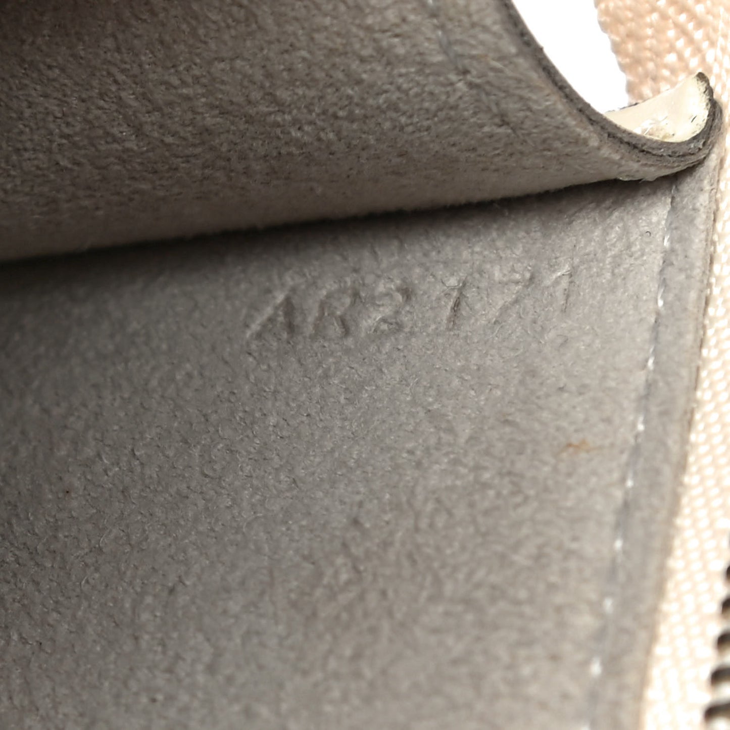 Epi Pochette Accessories 24 Ivory