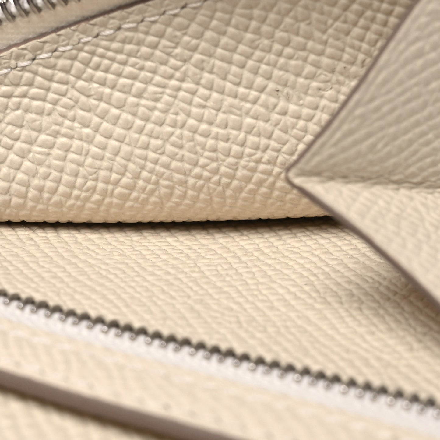 Epsom H Passant Compact Wallet Craie