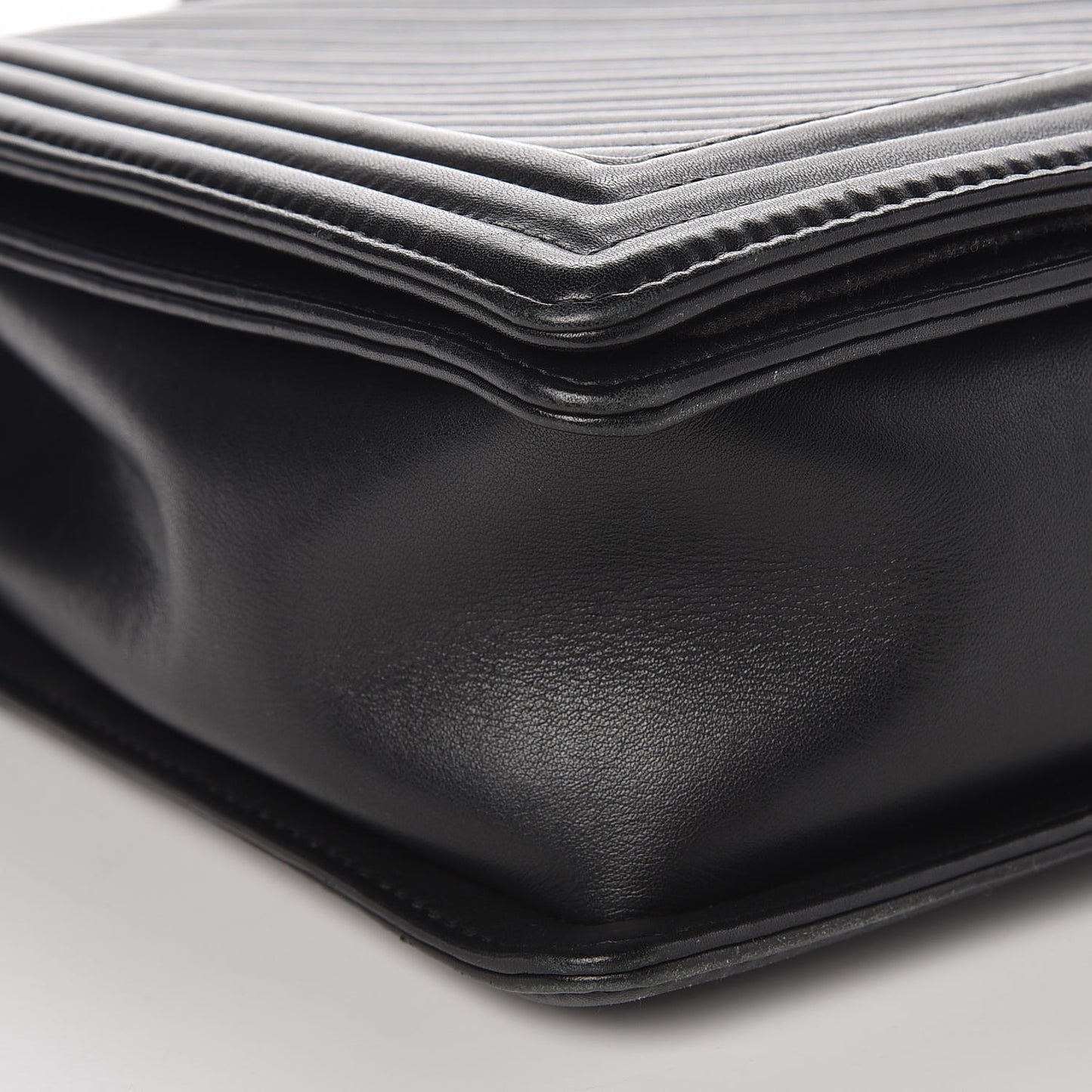 Calfskin Chevron Quilted Large Boy Flap Black