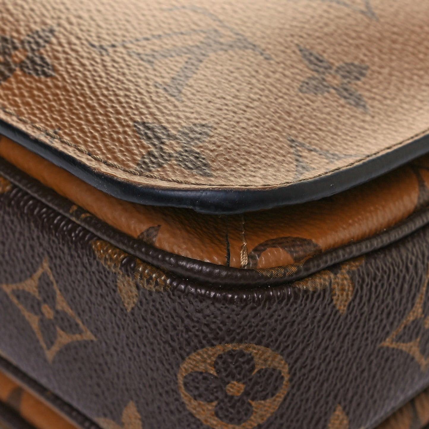 Reverse Monogram Pochette Metis