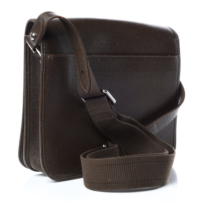 Louis Vuitton Taiga Andrei Messenger Bag Grizzli 3 of 19
