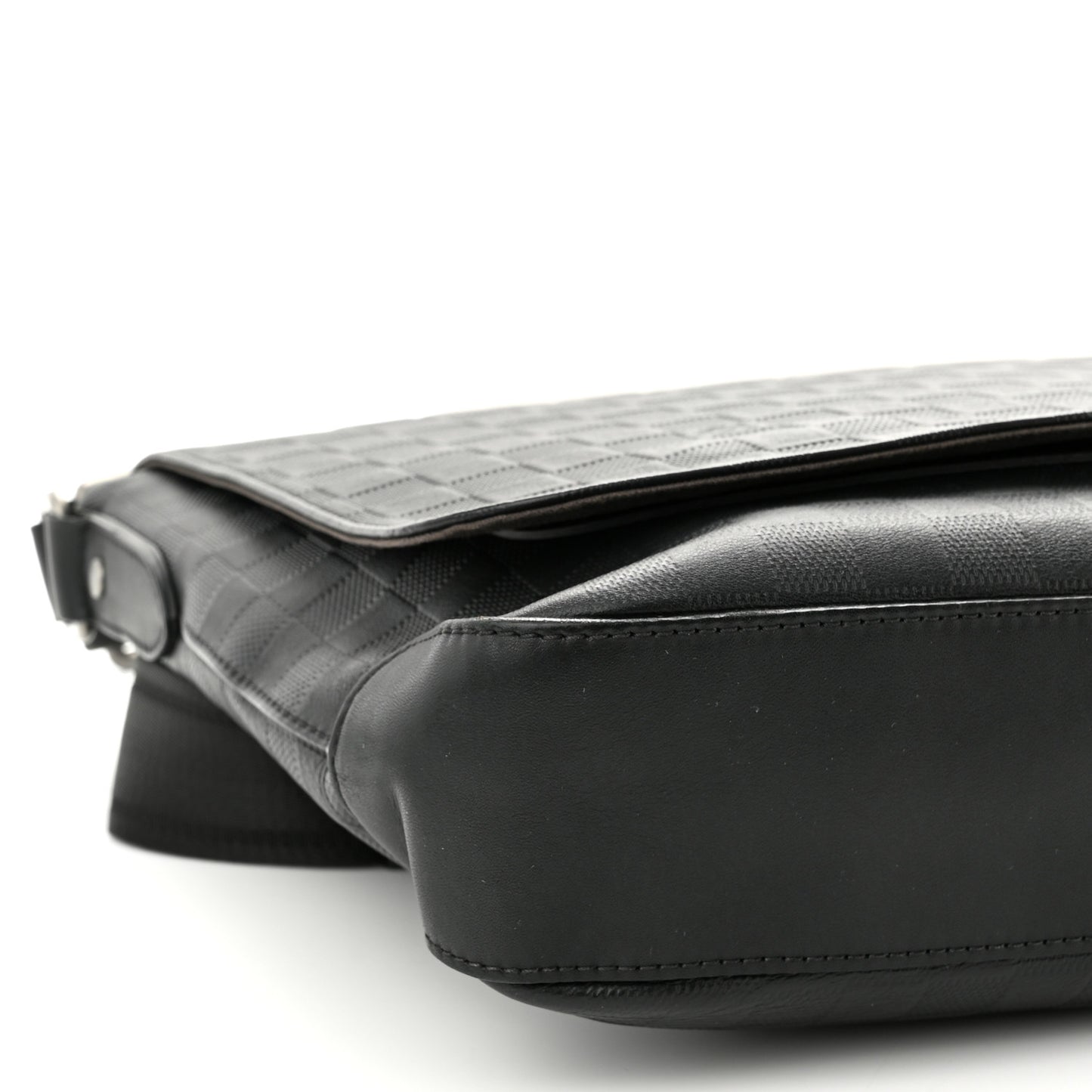 Damier Infini District MM Onyx
