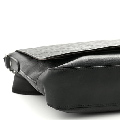 Louis Vuitton Damier Infini District MM Onyx 8 of 9