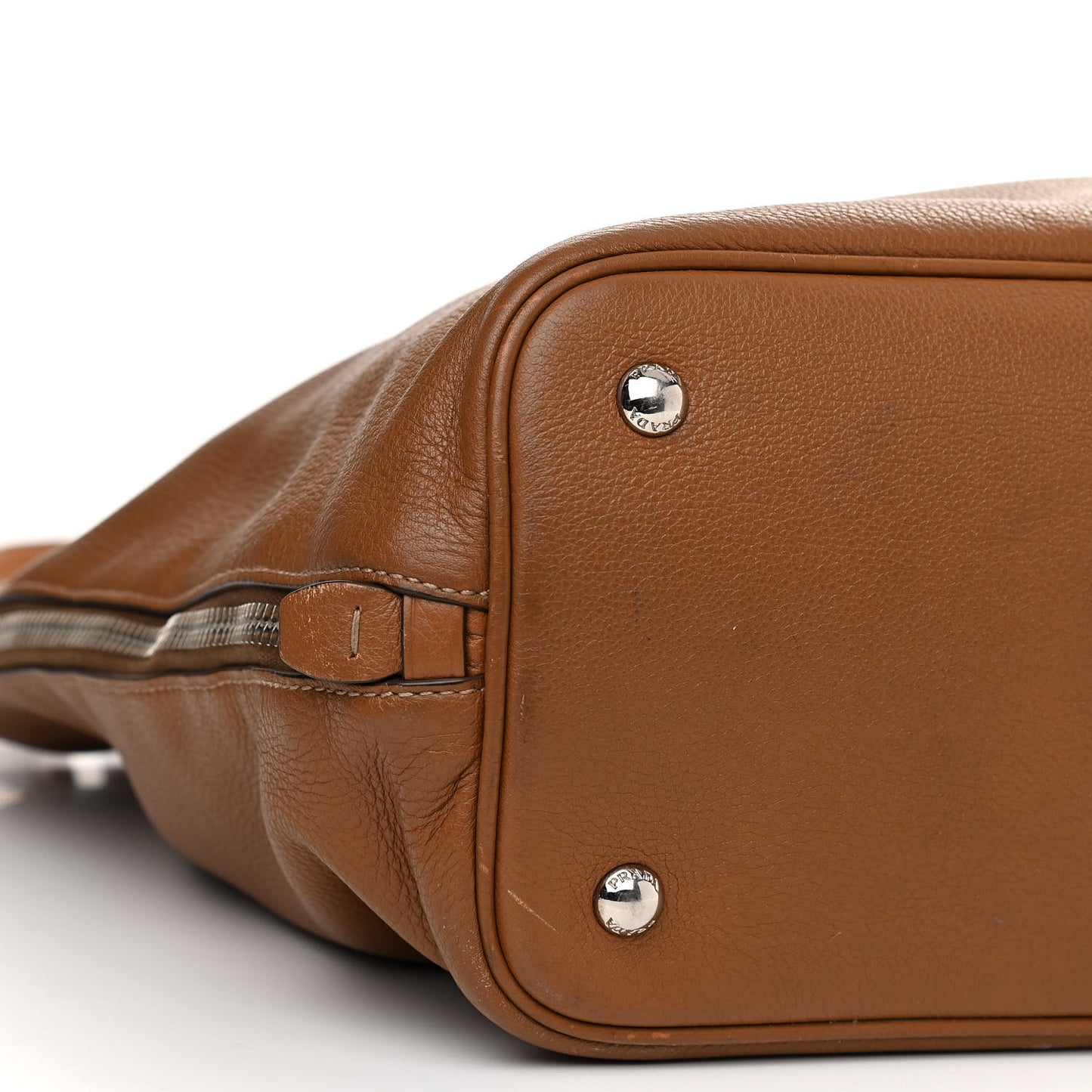 Vitello Daino Side Zip Tote Brandy