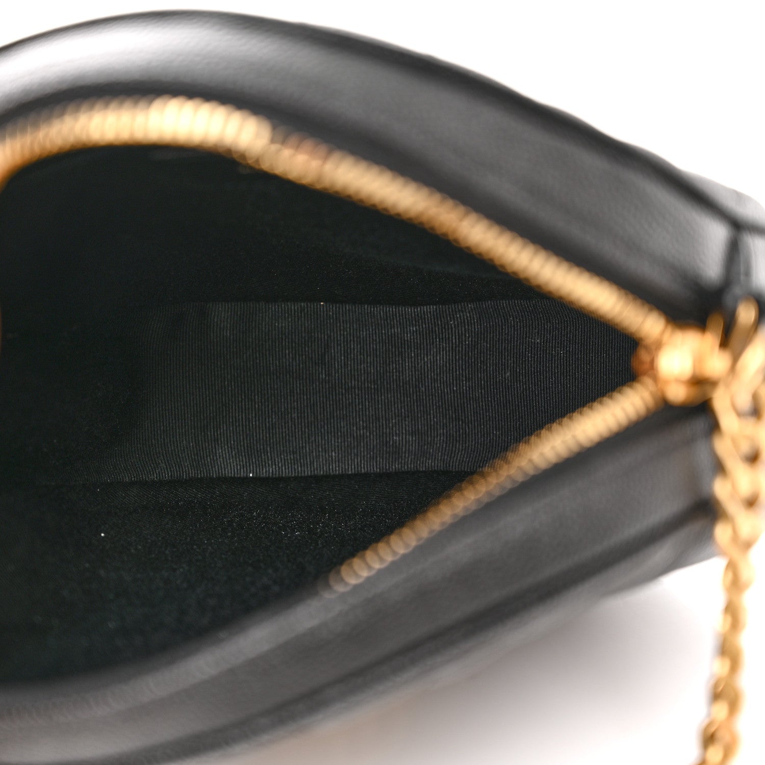 Saint Laurent Grain De Poudre Matelasse Chevron Quilted Round Vinyle Camera Bag Black 5 of 9