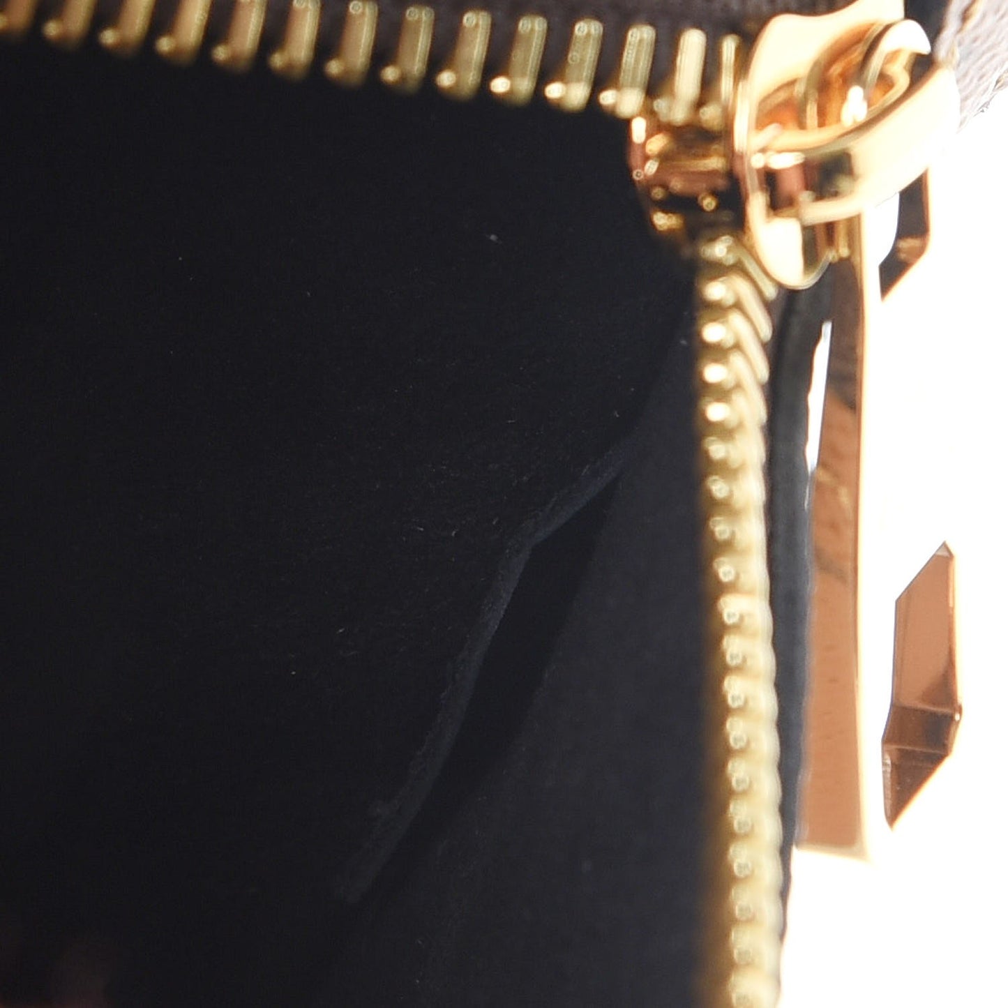 Reverse Monogram Pochette Metis