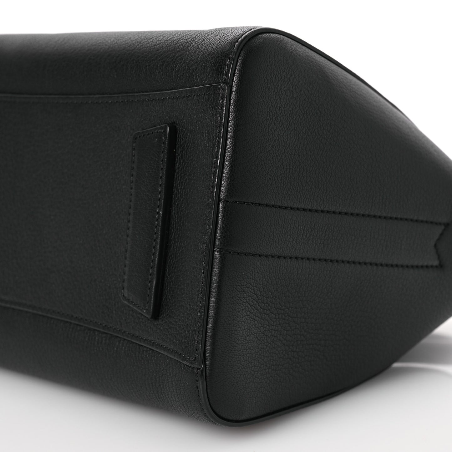 Sugar Goatskin Medium Antigona Black