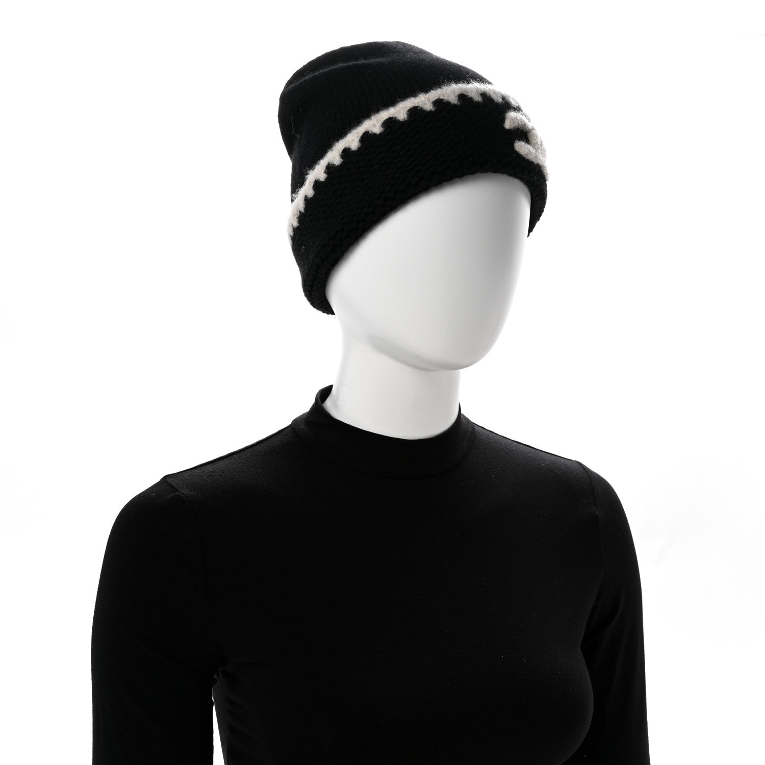 Chanel Cashmere CC Logo Beanie Hat Black 1924058 – FASHIONPHILE