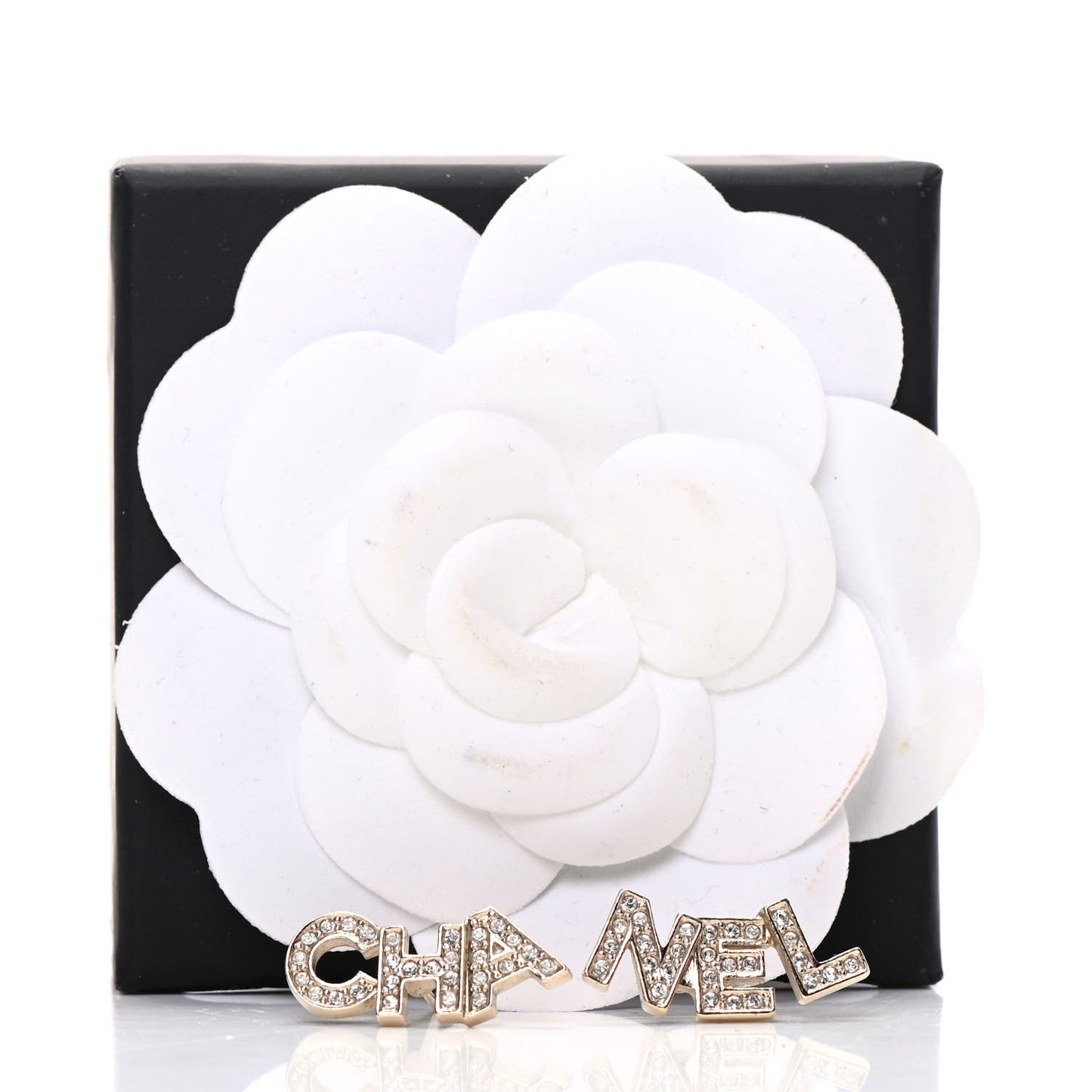 Crystal Pearl Signature Stud Earrings Gold