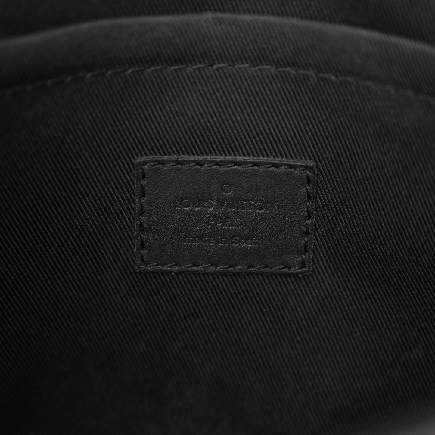 Damier Infini 3D Studio Messenger