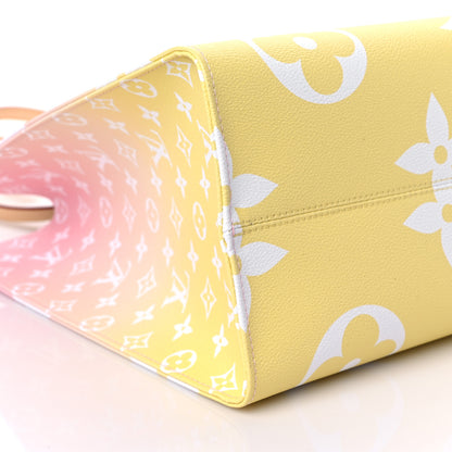 Louis Vuitton Monogram Giant By The Pool Onthego GM Light Pink 8 of 13