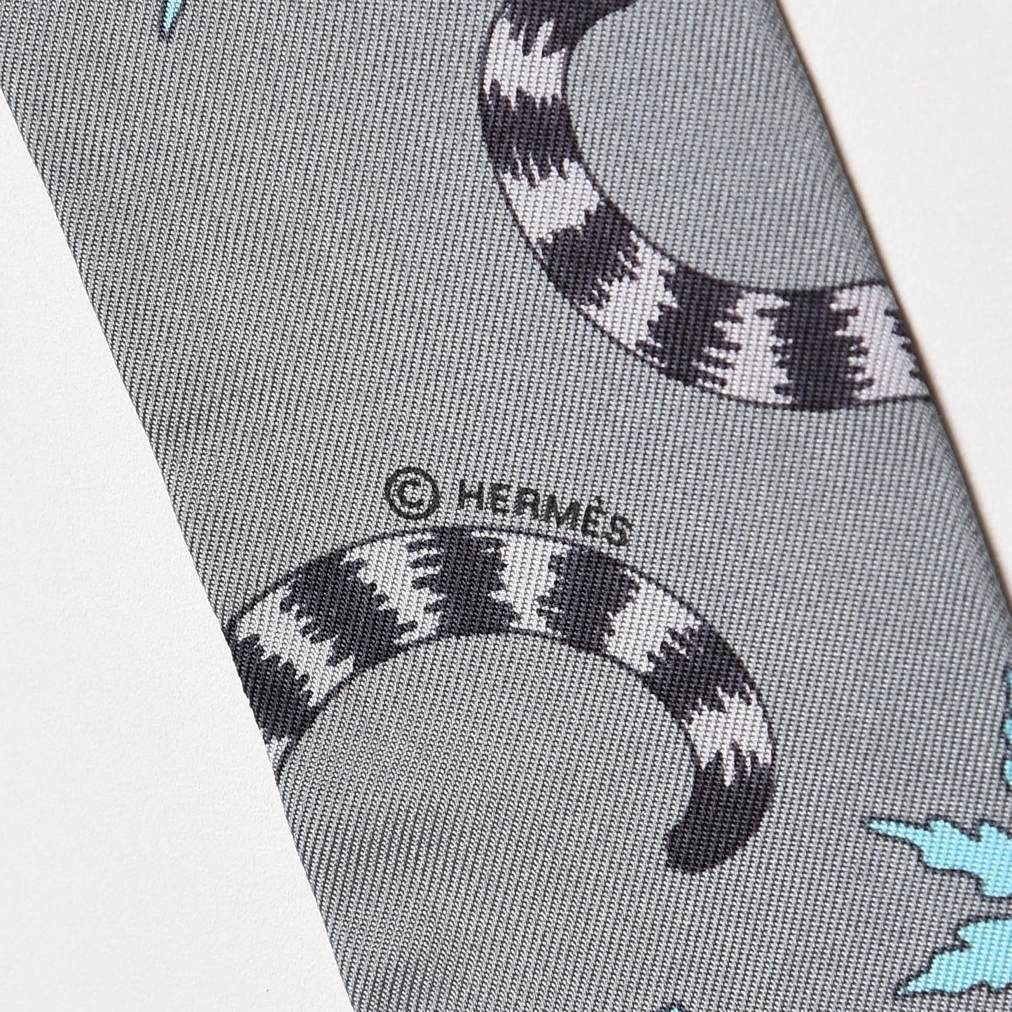 Silk Les Leopards Twilly Gris Acier Gris Perle Peach