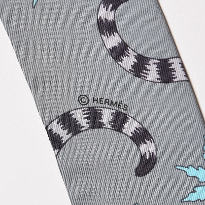 Hermes Silk Les Leopards Twilly Gris Acier Gris Perle Peach 4 of 4