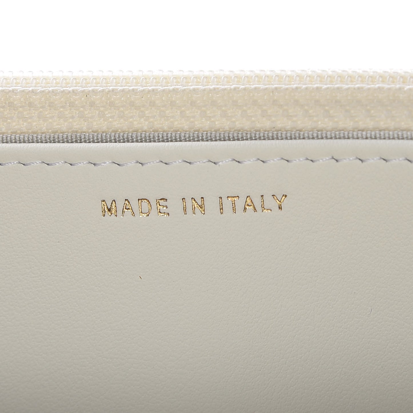 Caviar Quilted Boy Wallet On Chain WOC White