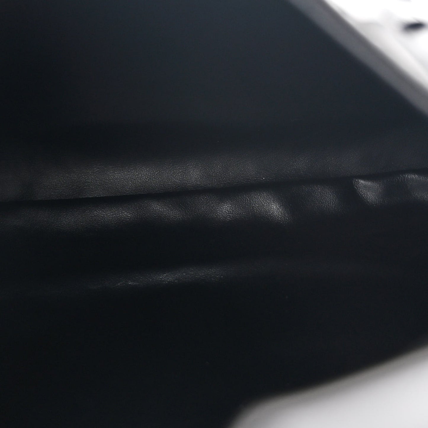 Calfskin Intrecciato Small Hop Black