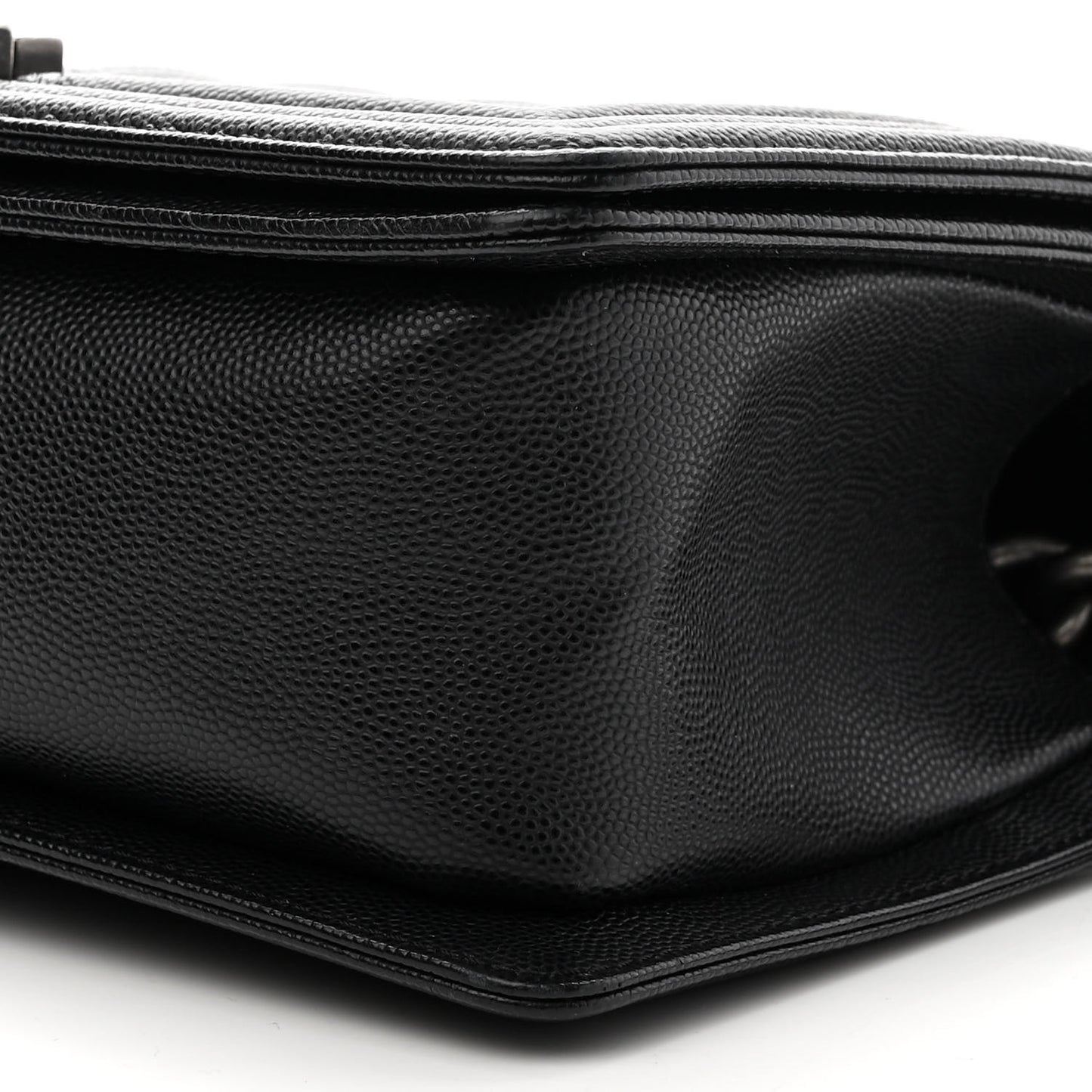 Caviar Quilted Medium Boy Flap Black