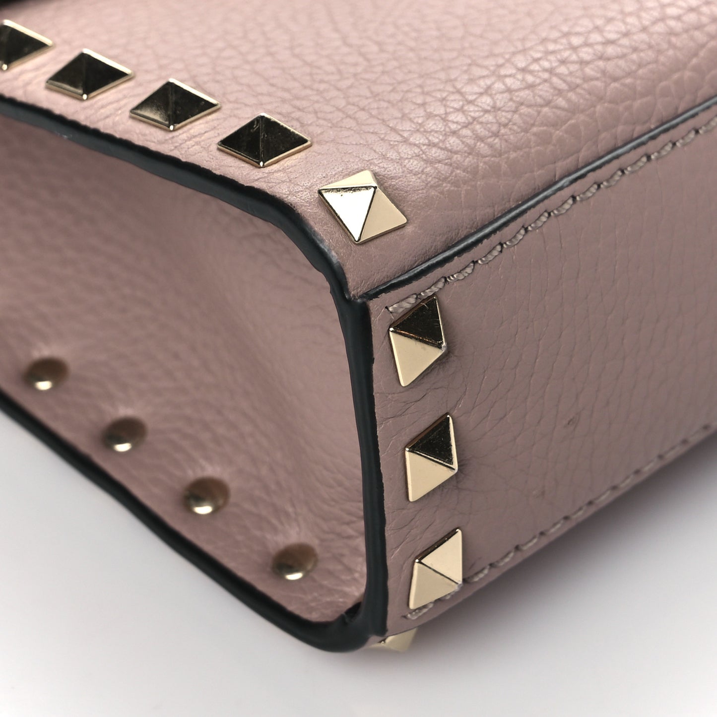 Pebbled Calfskin Medium Rockstud Flip Lock Crossbody Bag Poudre